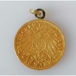 A German 10 mark Grand Duke Friedrich gold coin with chain loop, 4.16g