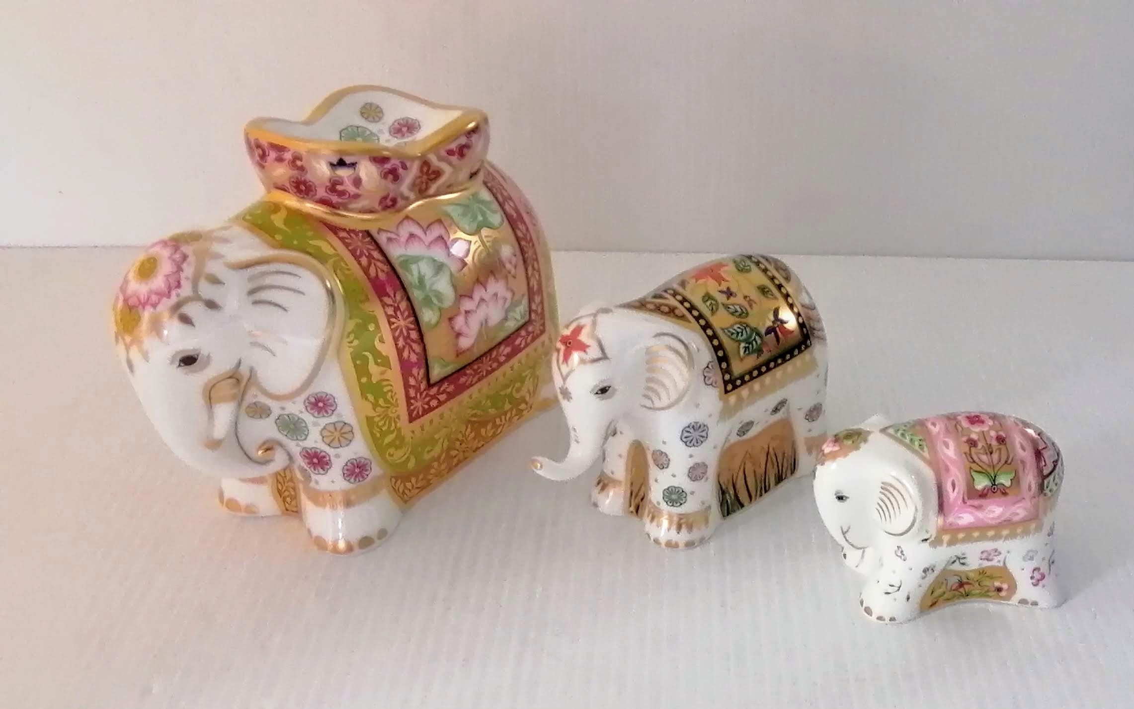 A Royal Crown Derby Rani, Ravi and Rupa Indian Elephants MMV, all three edition no. 49/1250 for - Image 3 of 3