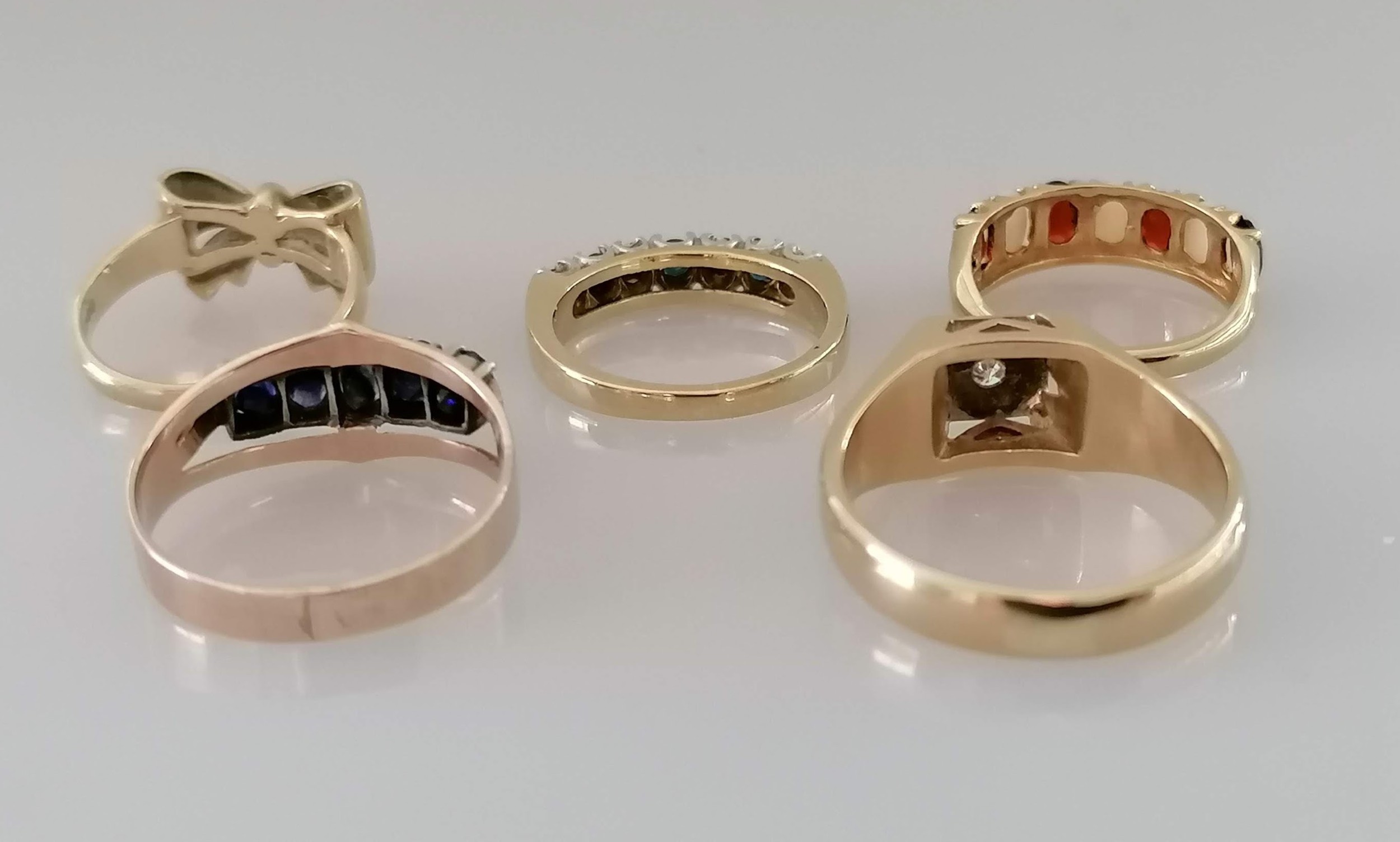 A selection of four gold gem-set rings and one other, smallest J, largest M, all hallmarked or - Image 4 of 4