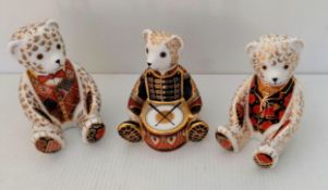 A Royal Crown Derby Govier's Red Bow Tie Bear, 753/950; Drummer Teddy, 926/1,500, both with CoA