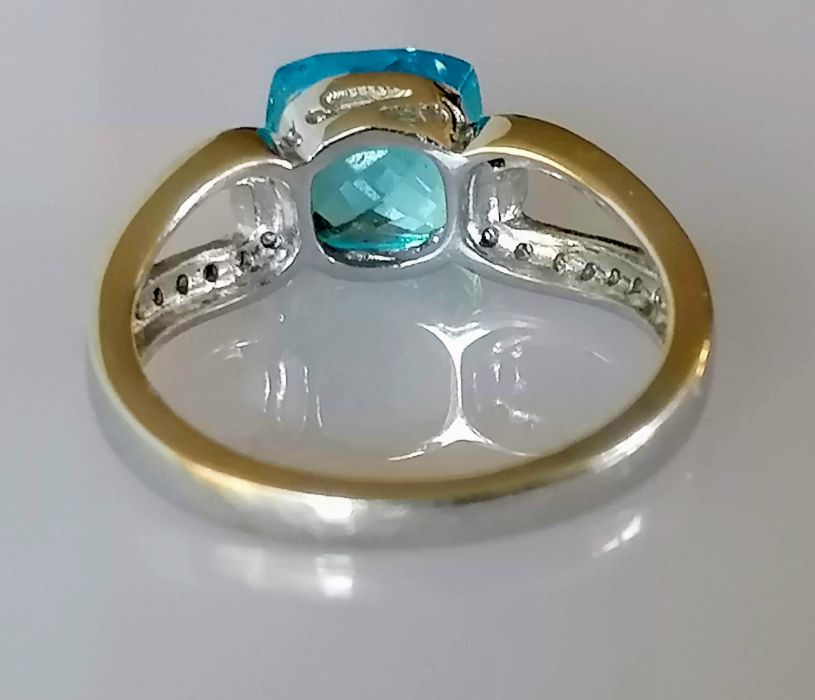 An white gold and diamond decorated topaz ring, cushion cut, approximately 7 x 9mm - Bild 3 aus 3