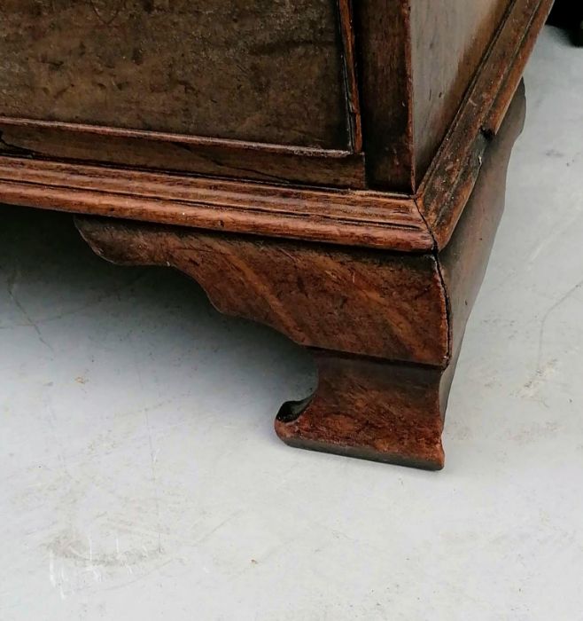 A Georgian mahogany bureau with fall front, fitted interior, complete with secret drawers - Image 9 of 10