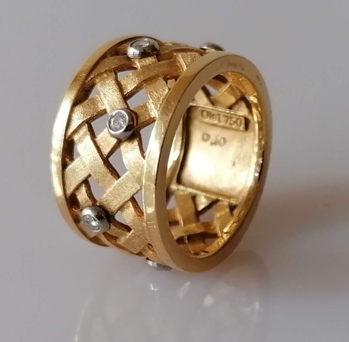 An Ole Lynggaard gold and diamond lattice ring, size N, stamped 750 and signed Ole - Bild 4 aus 5