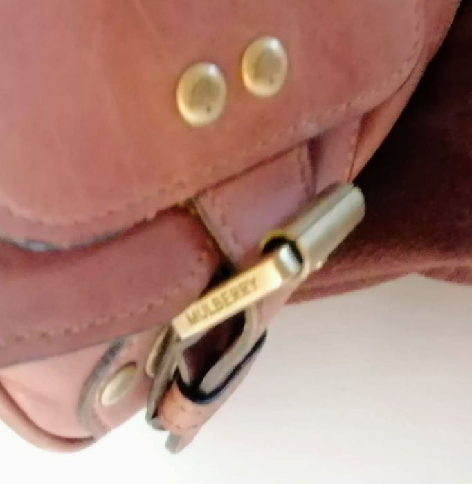 A Mulberry shoulder bag in tobacco leather with adjustable leather strap, top buckle strap with mag - Image 2 of 4