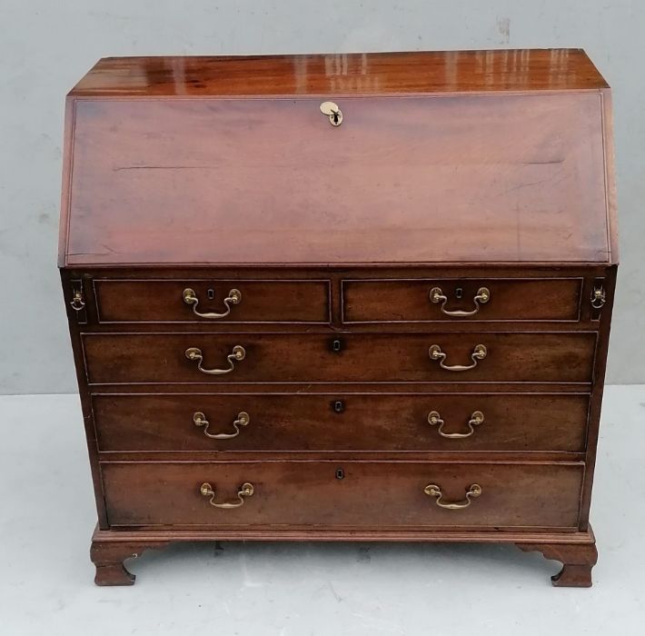 A Georgian mahogany bureau with fall front, fitted interior, complete with secret drawers - Image 7 of 10