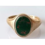 A George V yellow gold blood stone signet ring, size Y, hallmarked, 7.27g