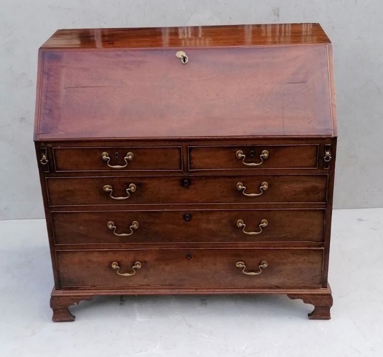 A Georgian mahogany bureau with fall front, fitted interior, complete with secret drawers - Image 3 of 10