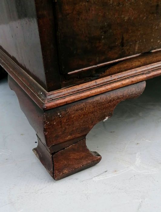 A Georgian mahogany bureau with fall front, fitted interior, complete with secret drawers - Image 8 of 10