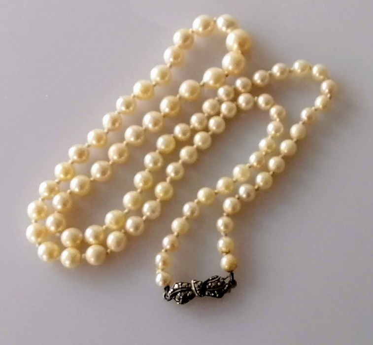 An Art Deco single row of eighty graduated Akoya cultured pearls, measuring 4.4mm to 8.1mm - Bild 3 aus 3