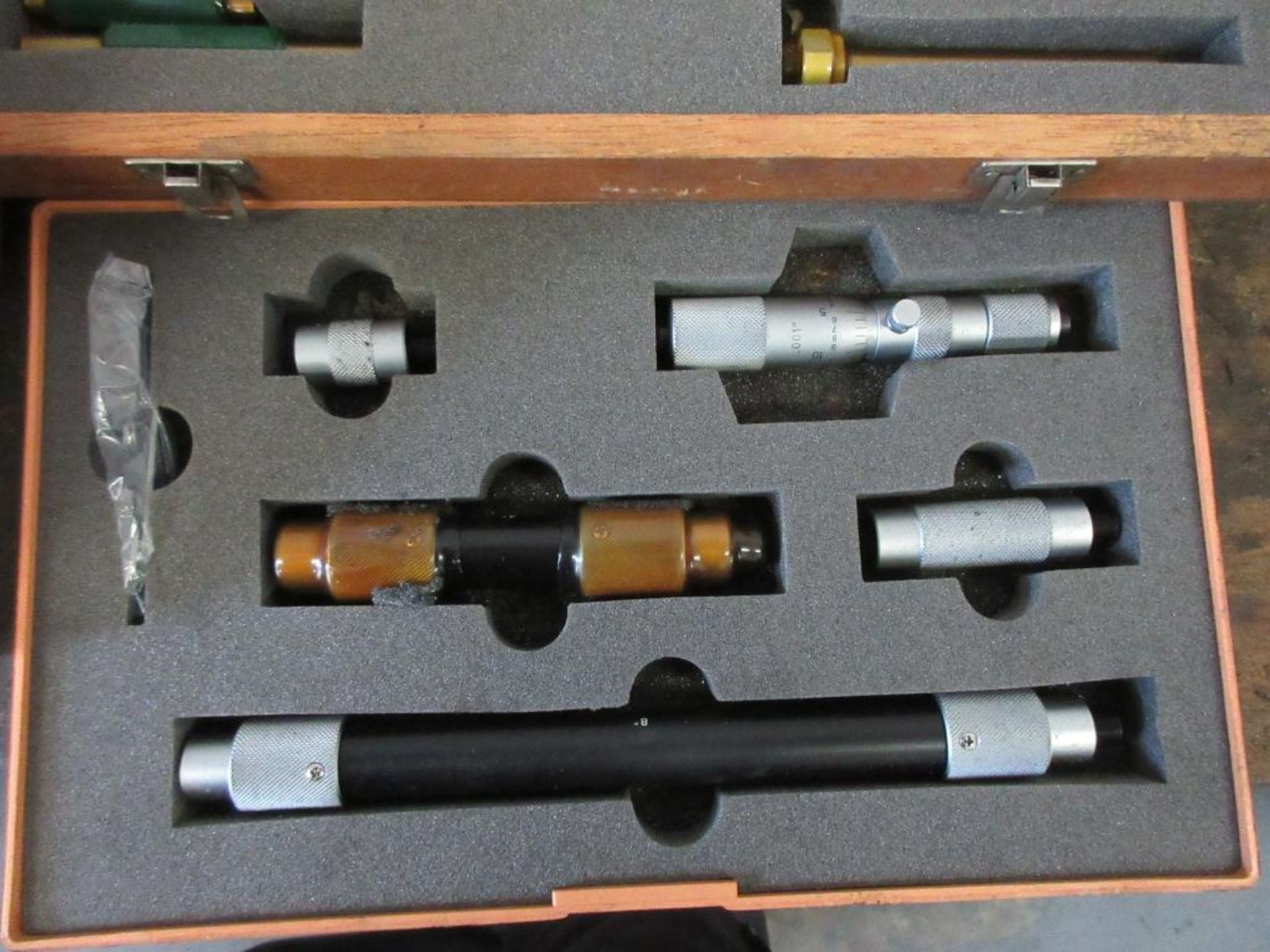 2 BOXES MITUTOYO MICROMETERS, 1 BOX MITUTOYO BORE GAUGE, 1 BOX PRECISION MEAURE & BLOCK - Image 4 of 4