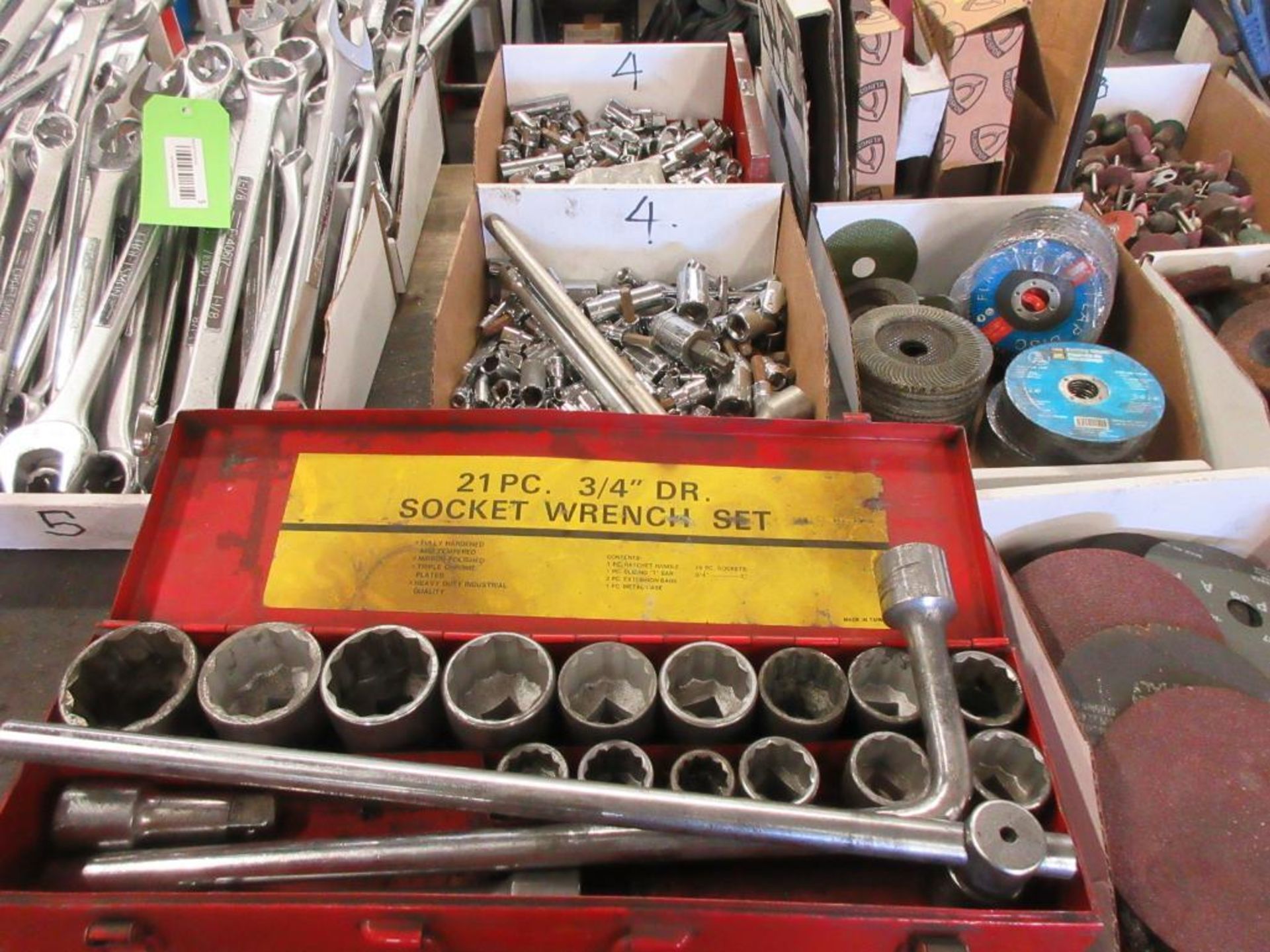 SOCKET WRENCH SET, 2 BOXES HAND SOCKETS AND BITS