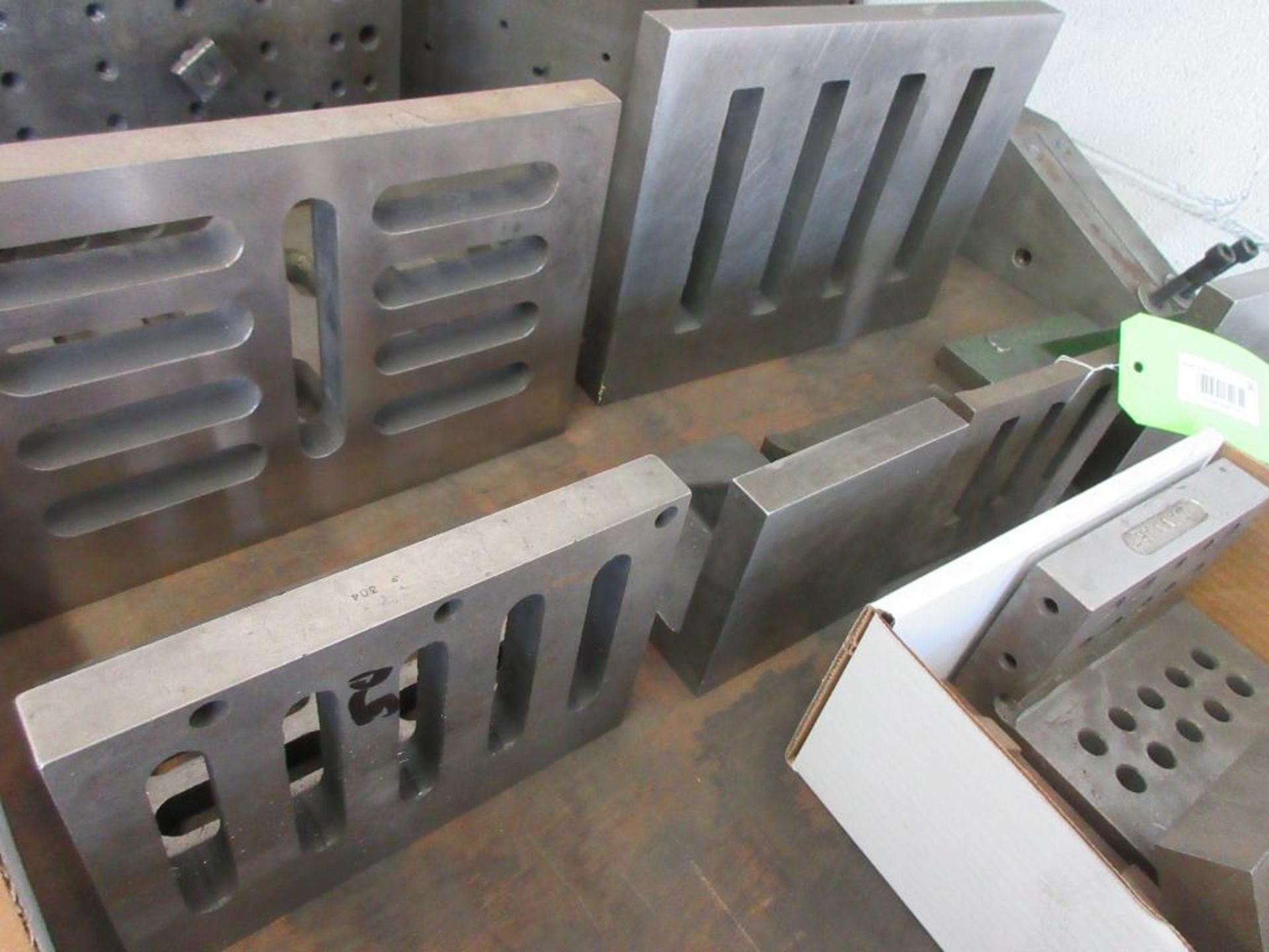 14 ASSORTED ANGLE PLATES, 2 BLOCKS - Image 5 of 7