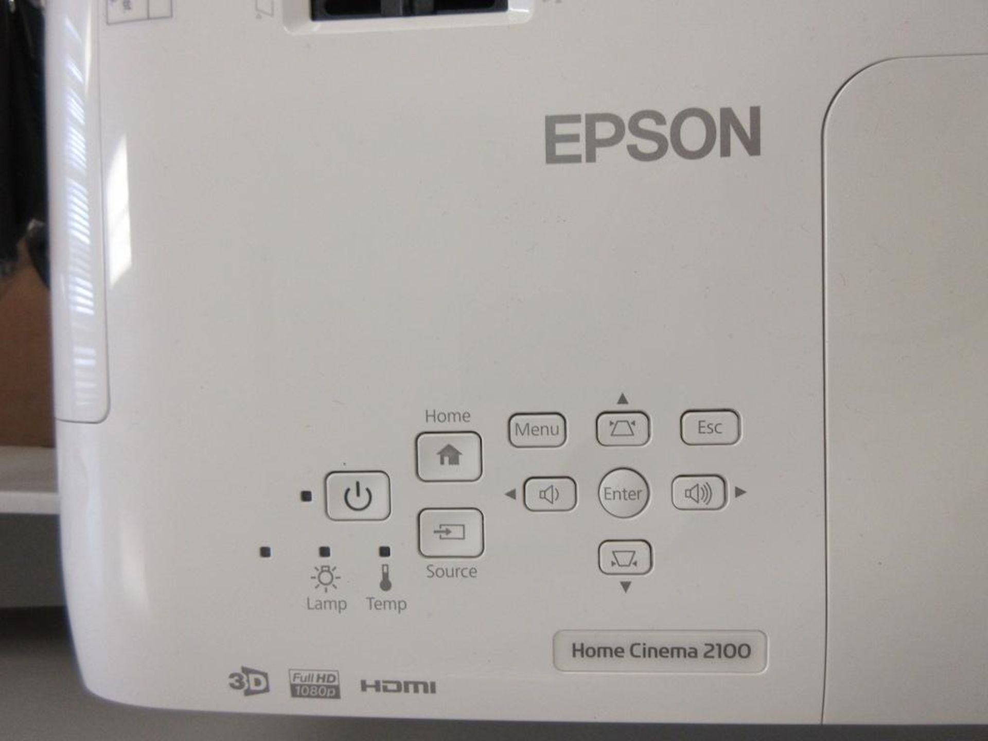 EPSON HOME CINEMA PROJECTOR MODEL H851A, POWER CORD, HDMI CABLE, REMOTE CONTROL, SN X4QP7700944, SPA - Image 2 of 3