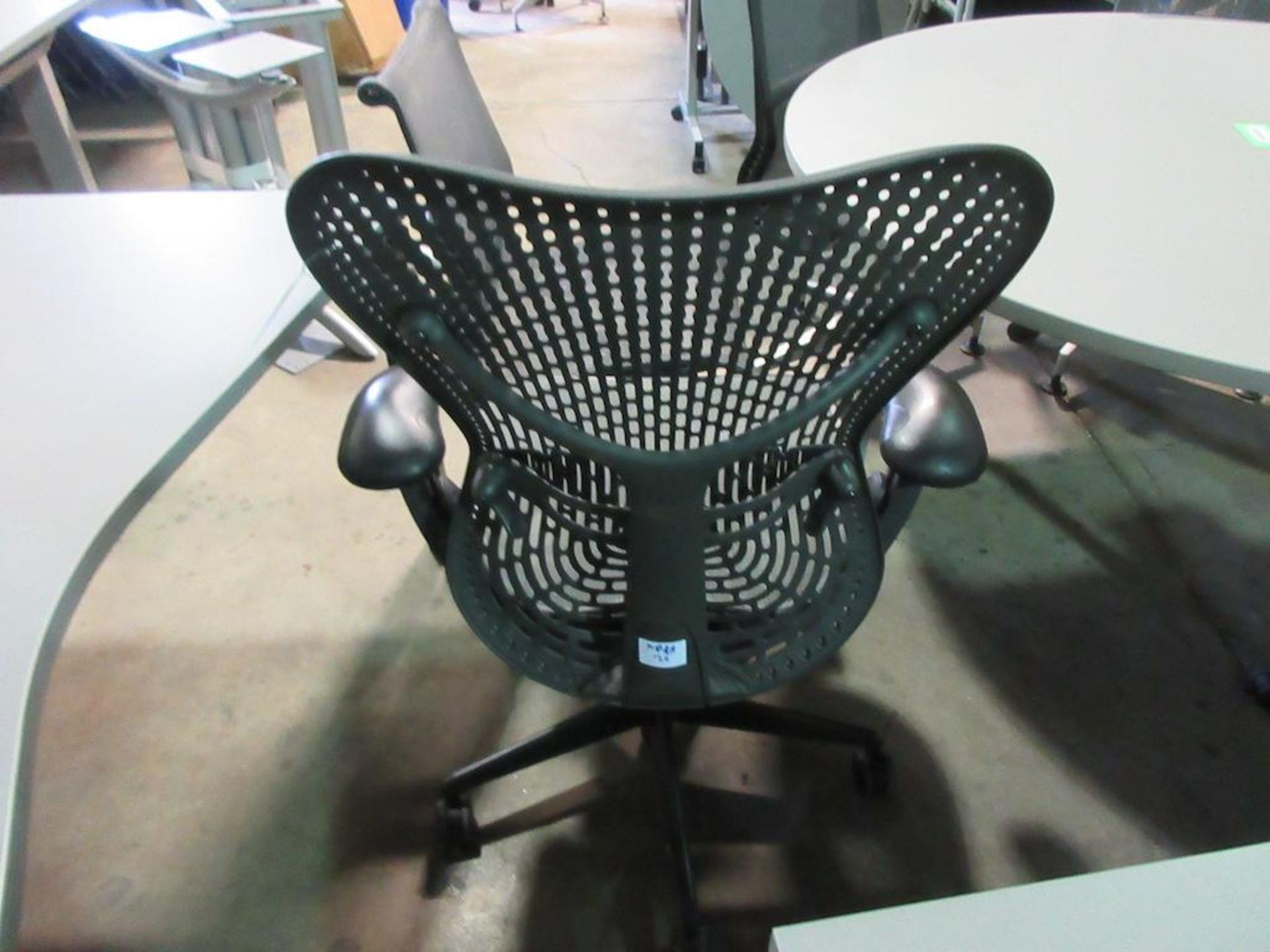 HERMAN MILLER MIRRA 2 CHAIR - Image 2 of 3