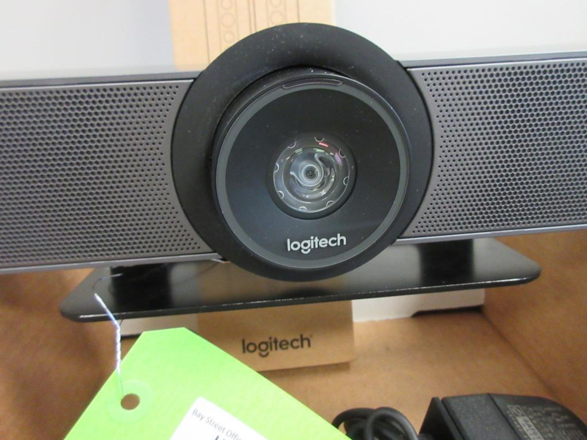 LOGITECH MEETUP CAMERA AND SPEAKERPHONE UNIT, SN 1938LZ53X8N8, W LOGITECH TV MOUNT BRACKET (NEW IN B - Image 2 of 4