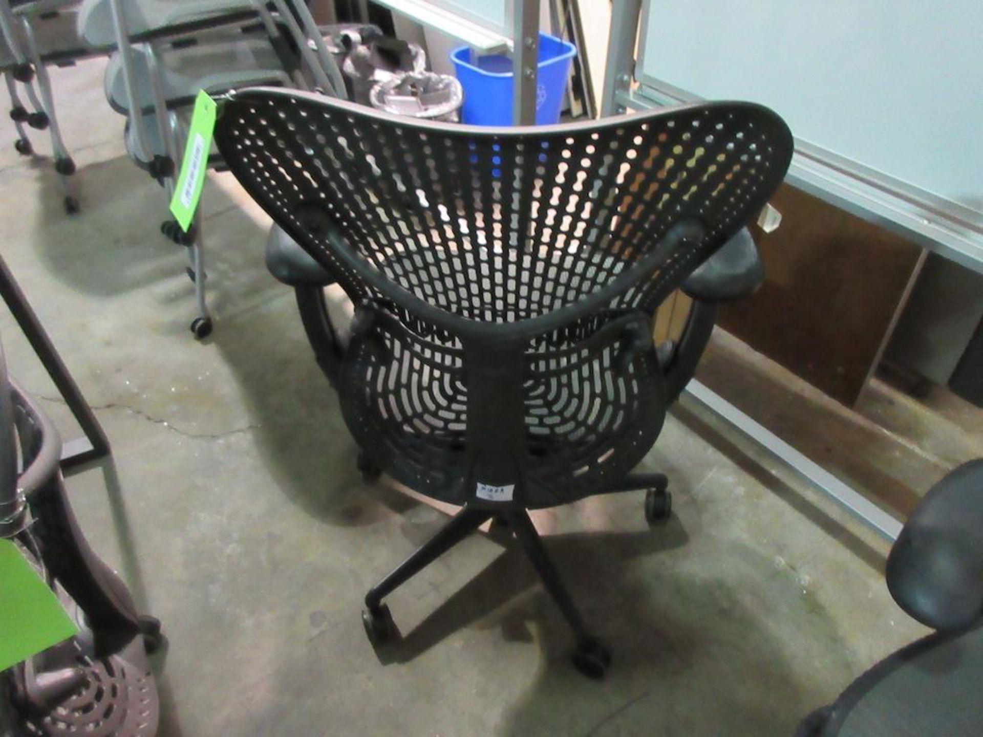 HERMAN MILLER MIRRA 2 CHAIR - Image 2 of 3