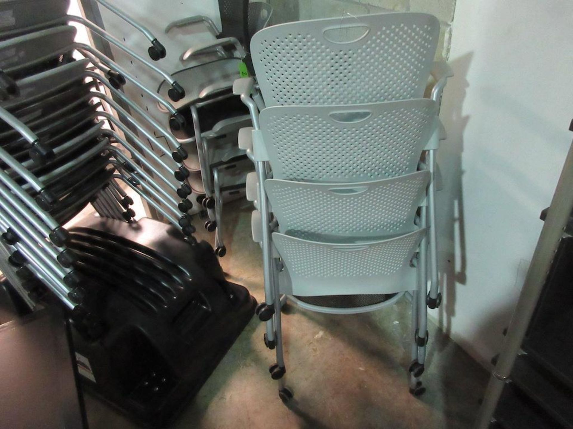 (4) HERMAN MILLER CAPER CHAIRS, ARMREST, WHEELS - Image 2 of 3