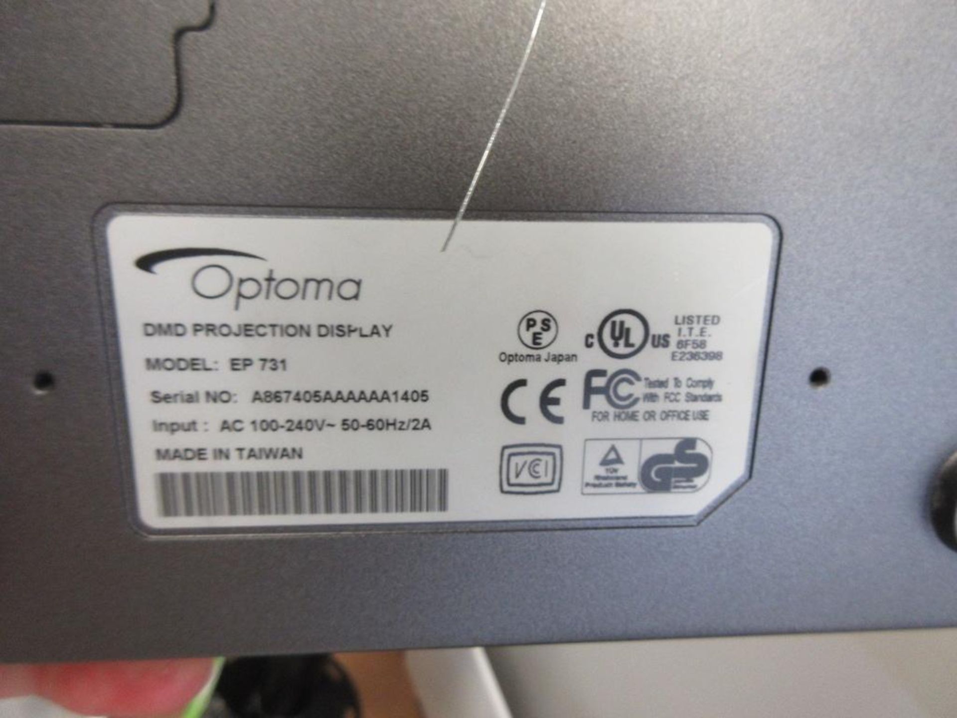 OPTOMA PROJECTOR MODEL EP731, POWER CORD, SOUND CORD, VGA ADAPTOR, SN A867405AAAAAA1405 - Image 4 of 4