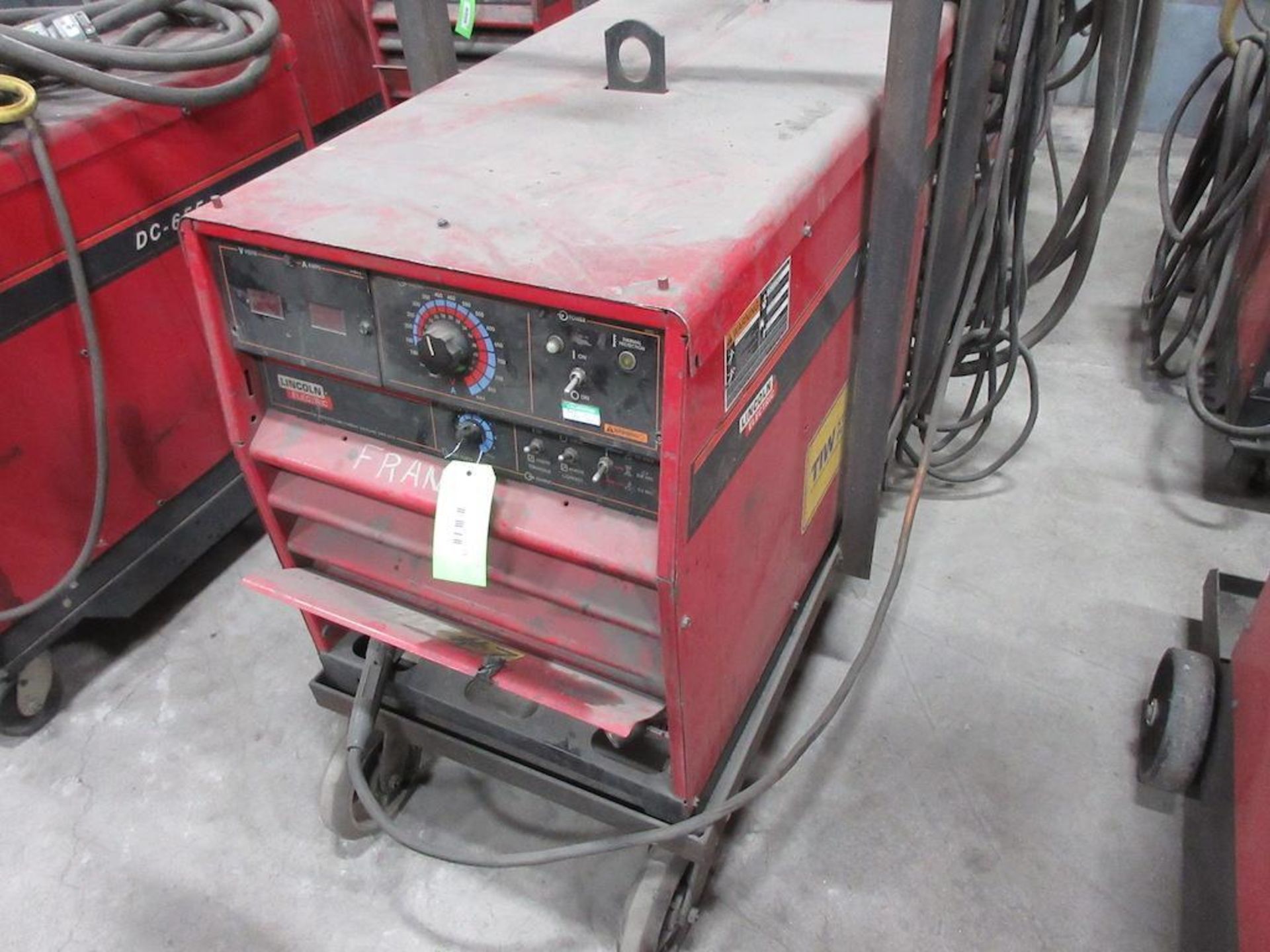 LINCOLN ELECTRIC DC 655 WELDING MACHINE W PORTABLE CART