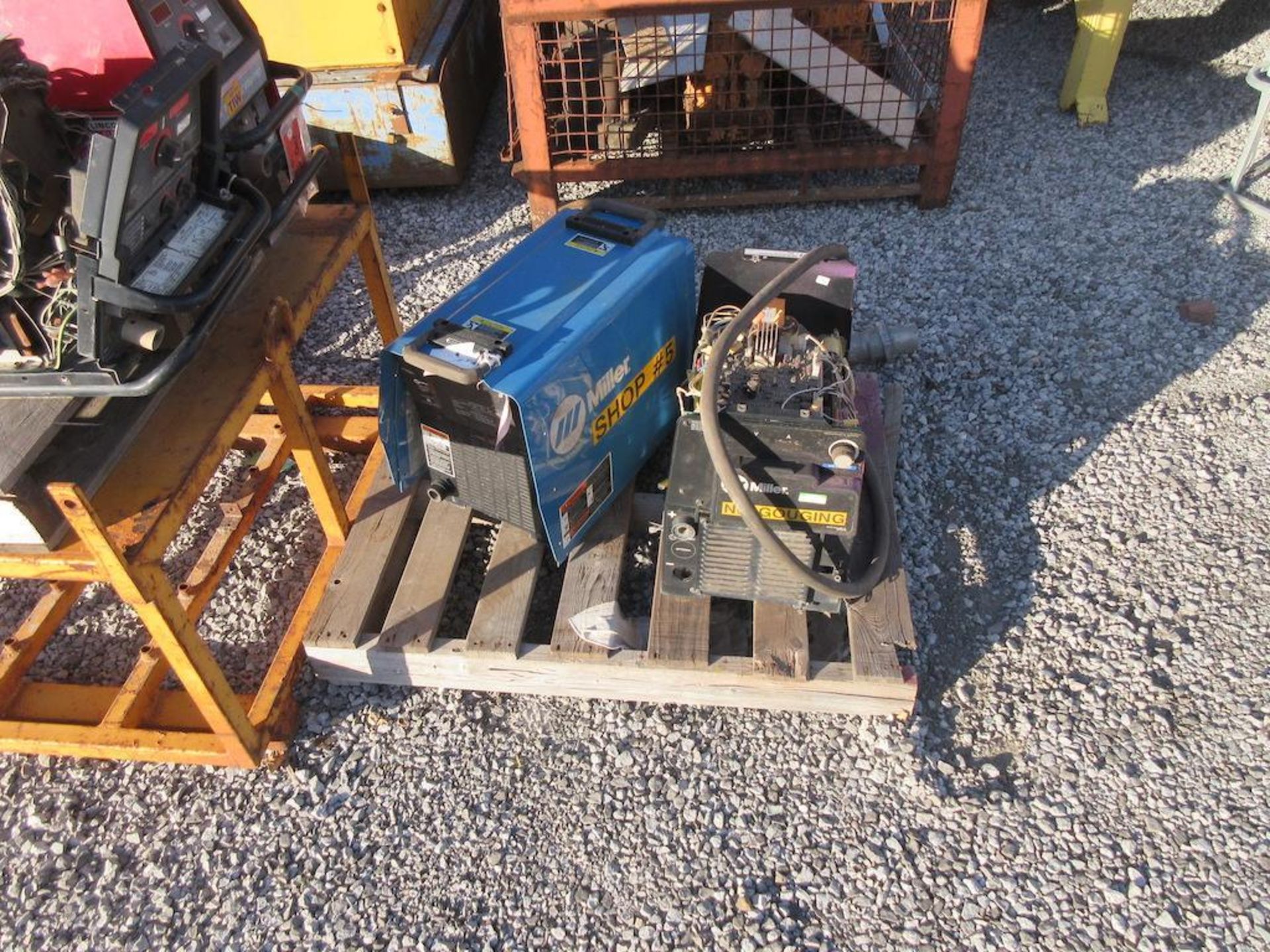 LOT OUTSIDE OF ASSORTED: (6) PORTABLE GENERATORS AND COMPRESSORS, LINCOLN ELECTRIC WELDER PARTS, STE - Image 9 of 11