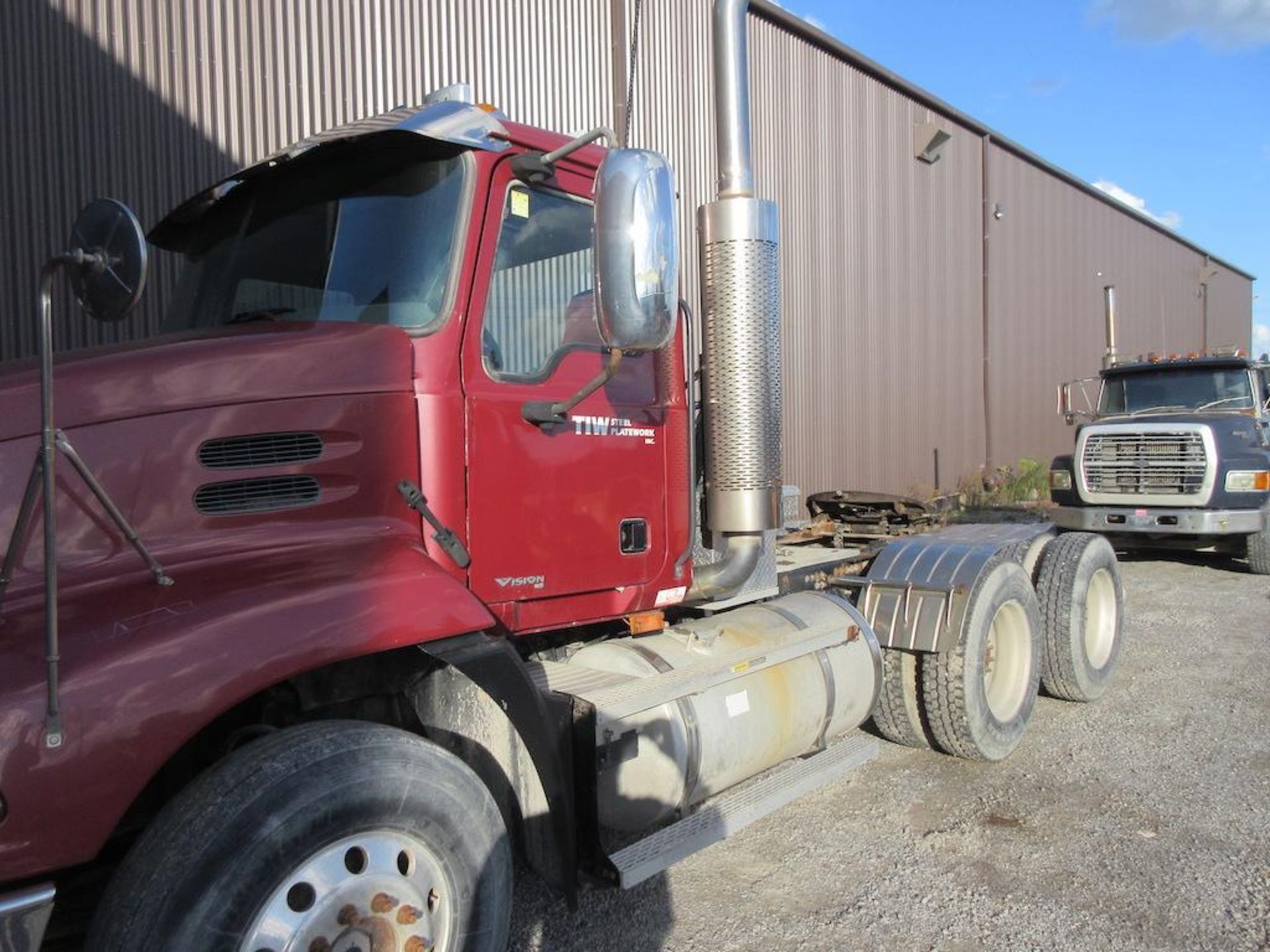 2005 MACK CXN613 YARD TRUCK, 696,587 KM INDICATED, MANUAL TRANSMISSION, VIN 1M1AK07Y26N008834 - Image 3 of 7