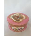 Meissen seltener Dose in pink mit Watteau Malerei