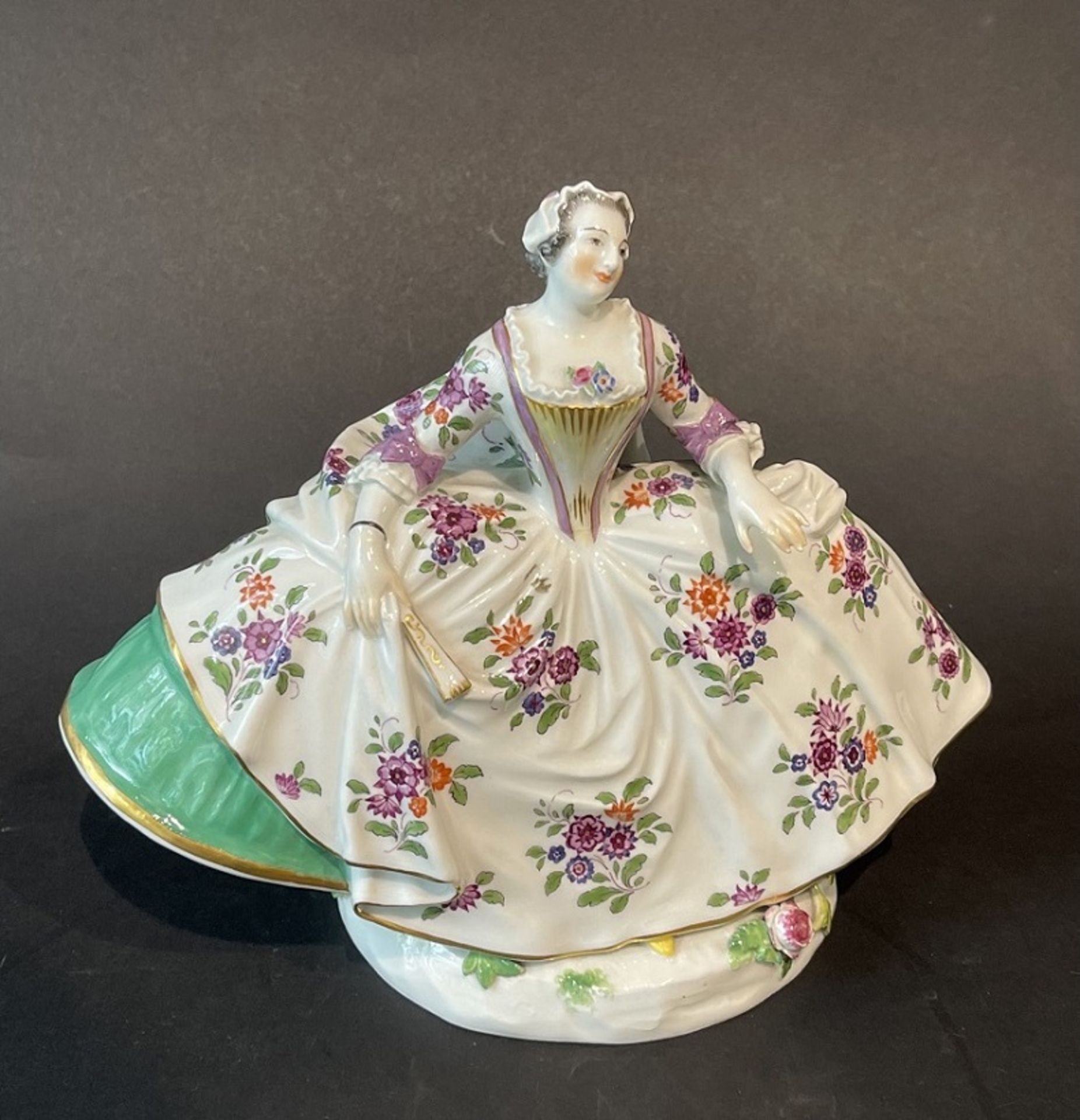 Dame mit Fächer und Krinolinen Kleid, Meissen