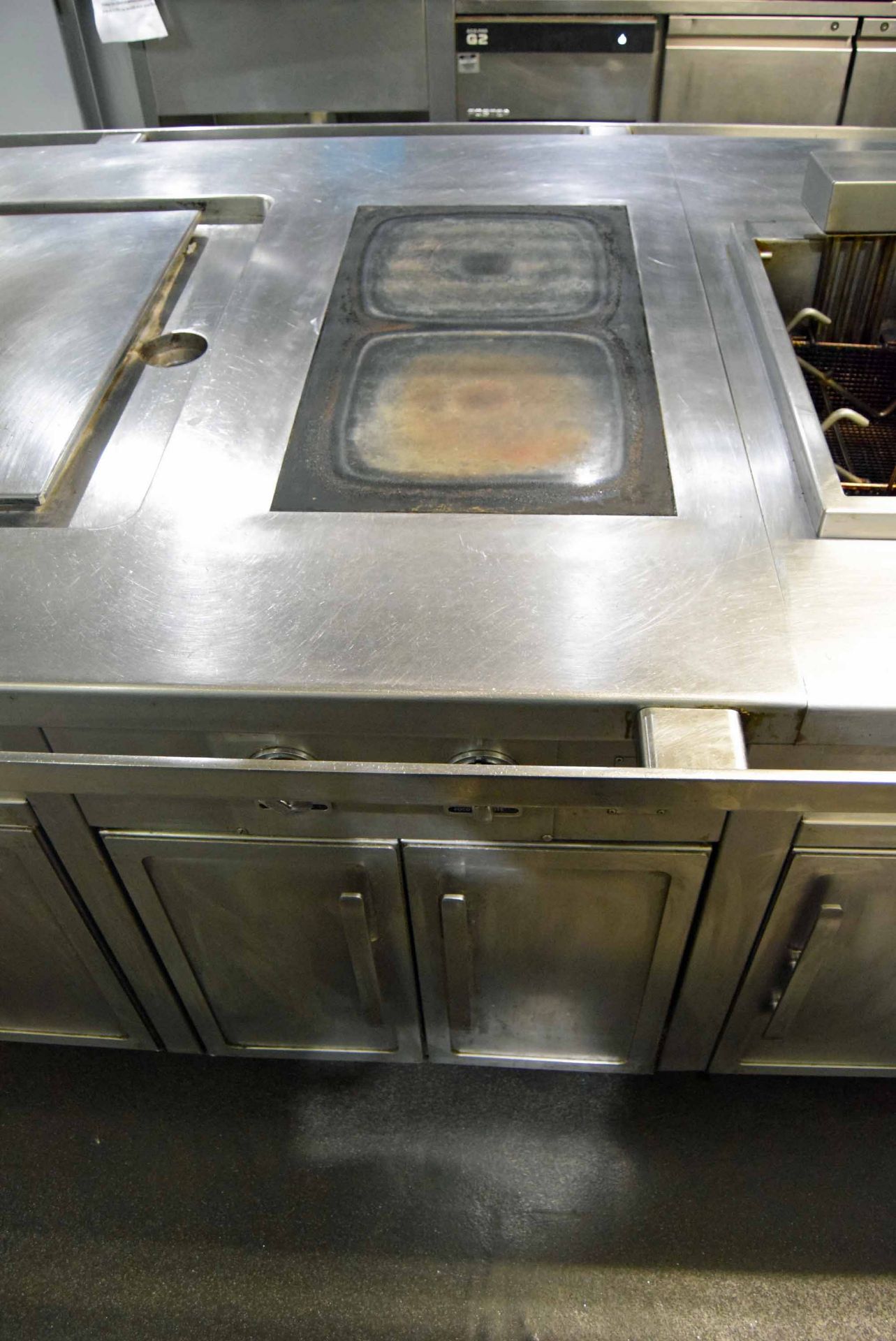 A CHARVET 3840mm x 1350mm Gas Fired Commercial Island Cooking Unit with fitted Two Single Door - Image 3 of 5