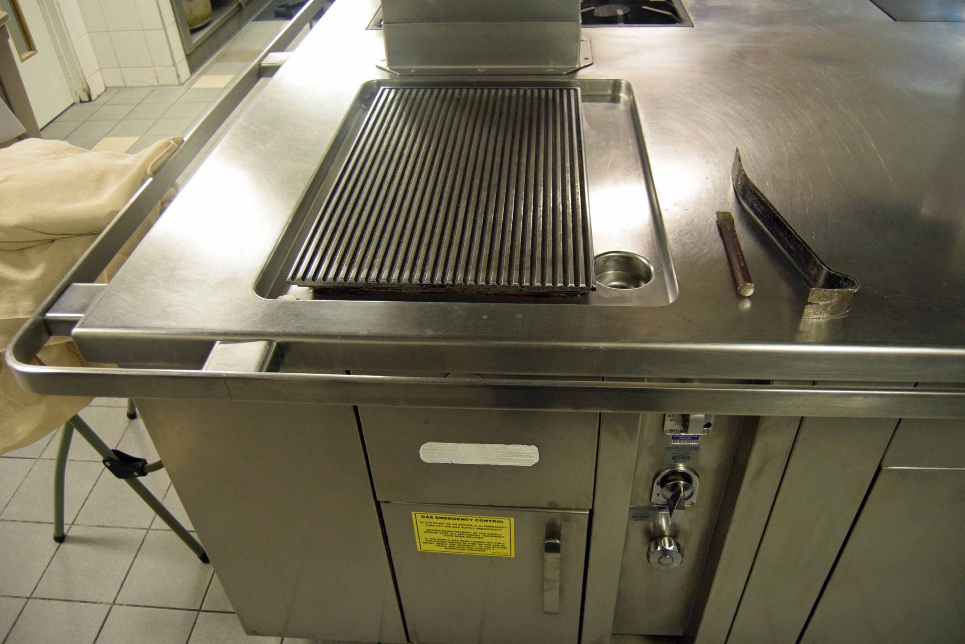 A 4340mm x 2140mm CHARVET Commercial Stainless Steel Gas Fired Cooking Island having Six Hot Plates, - Image 3 of 8