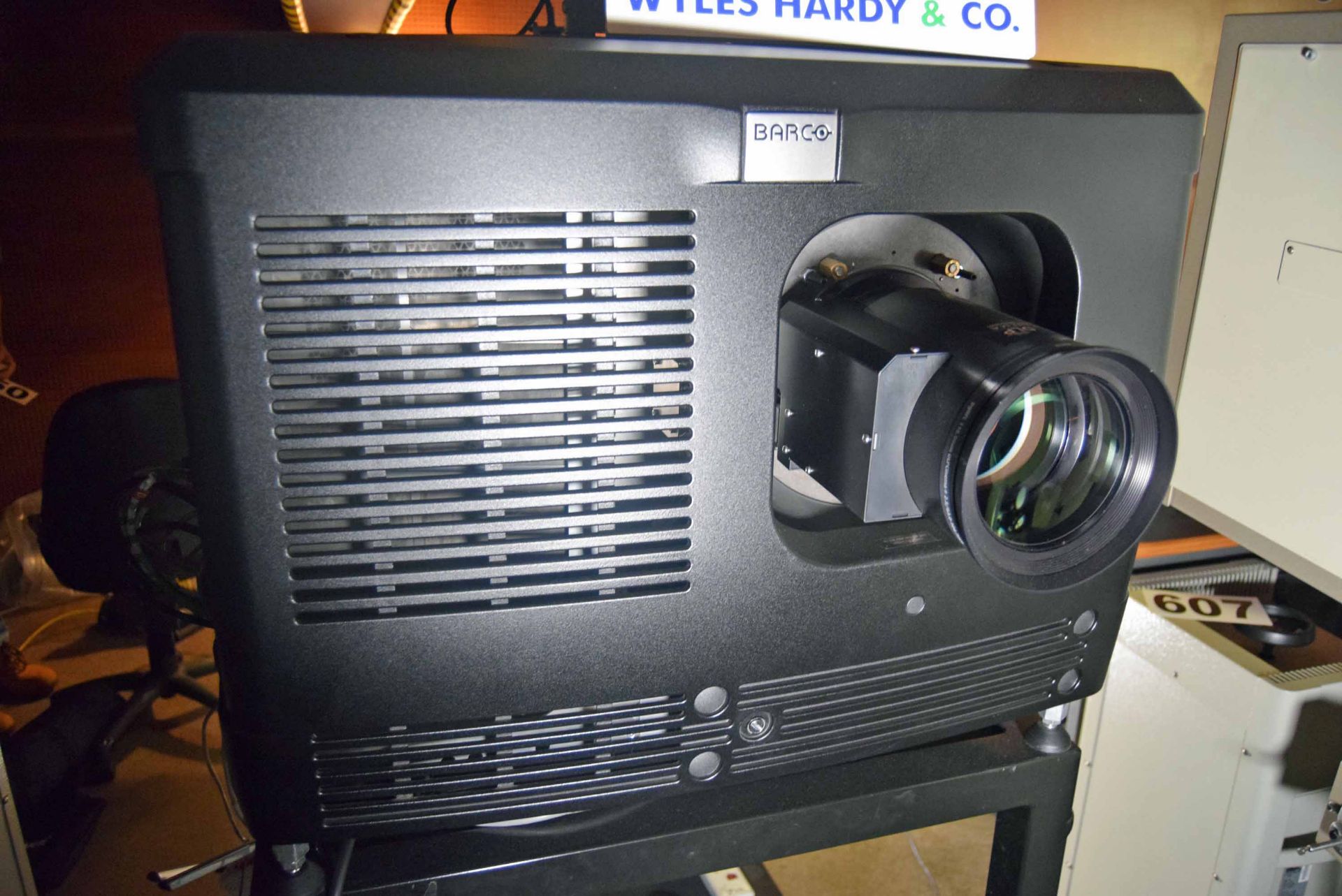 A BARCO DP4K-19B Digital Film Projector with DOLBY DFC100 Filter Controller on Heavy Steel Track - Image 6 of 6