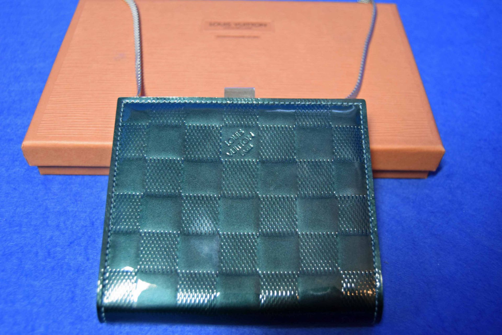 A LOUIS VUITTON Damier Ange Shoulder Bag in Petrol Blue/Green Patent Leather with embossed Logo to - Image 2 of 6