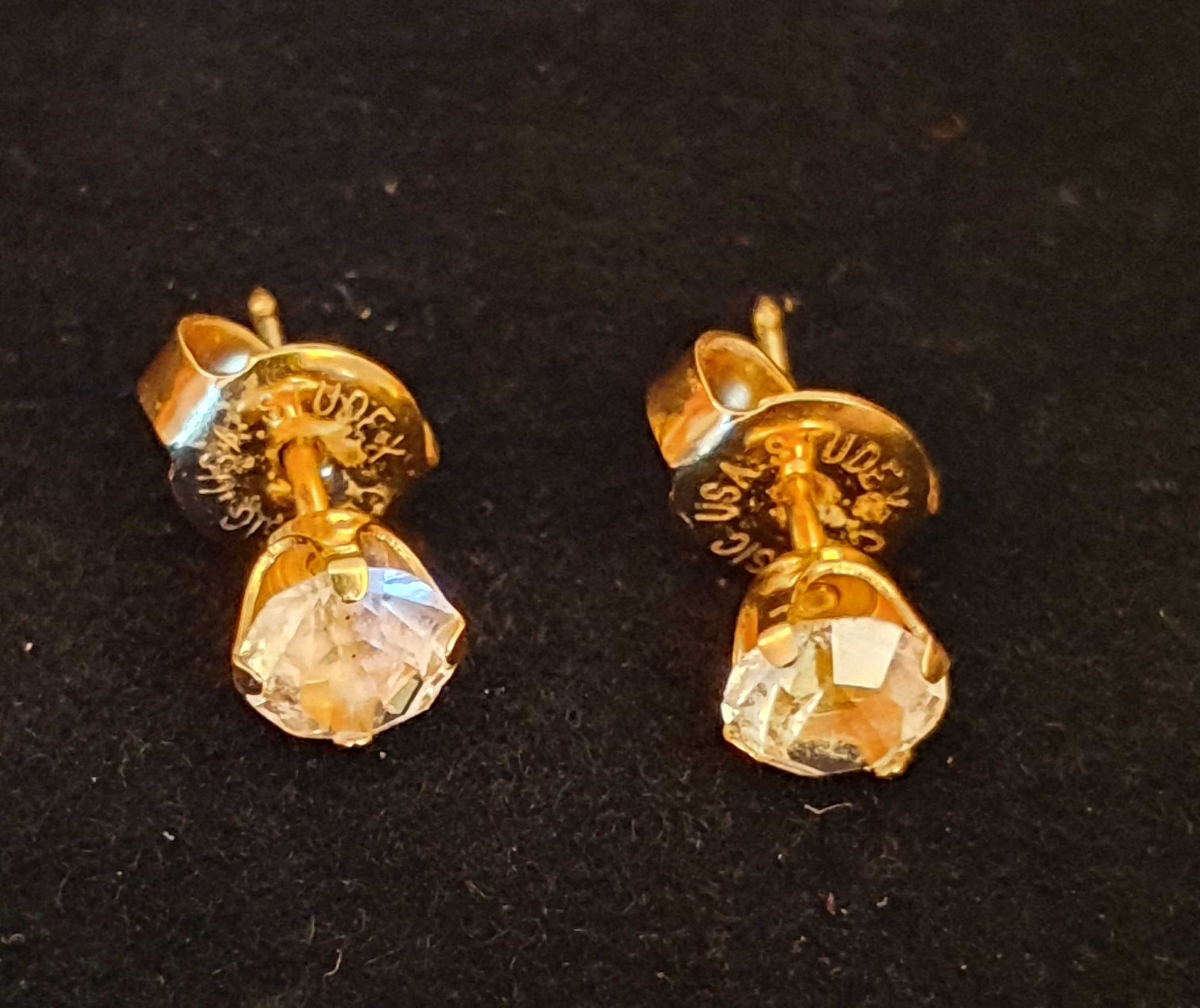 Pair of Clear Stone Stud Earrings with Gold Metal Mounts, 0.580 grams and A Pair of Clear Stone Stud - Image 3 of 4