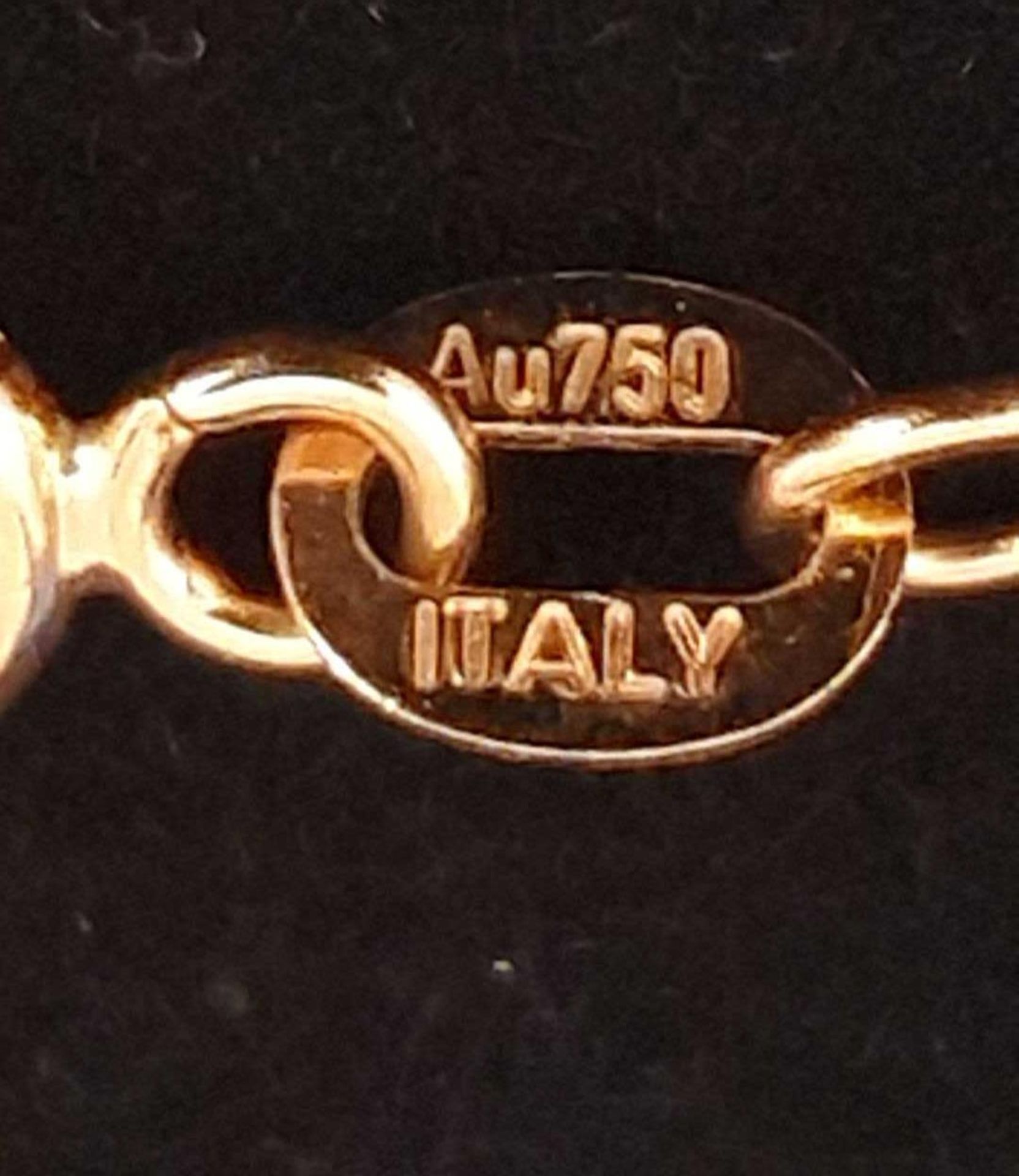 Gold Necklace Marked ‘Italy .750’ 18 Carat With Jade Leaf Form Drop, 19.360 grams - Image 3 of 4