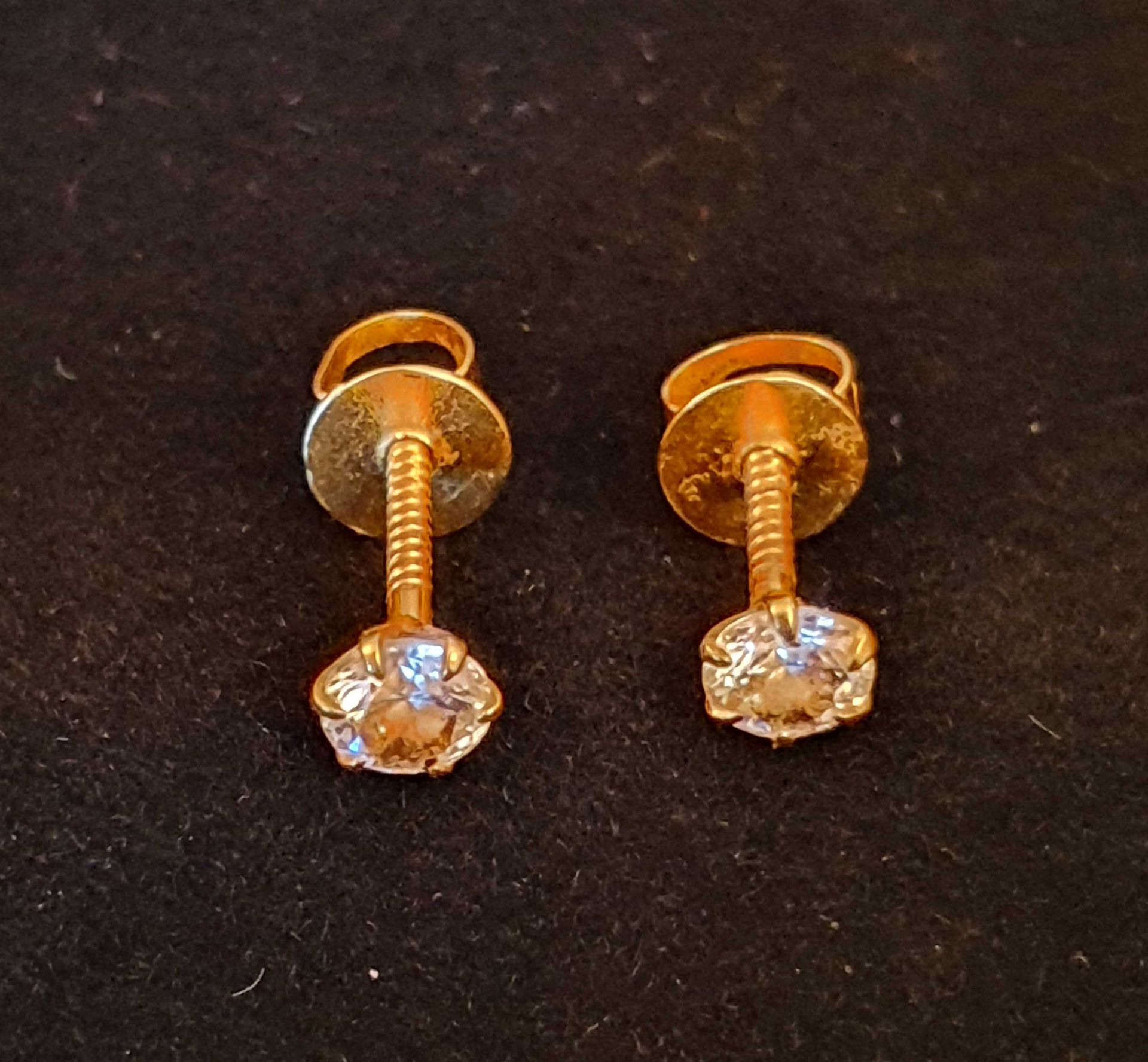 Pair of Clear Stone Stud Earrings with Gold Metal Mounts, 0.580 grams and A Pair of Clear Stone Stud - Image 4 of 4