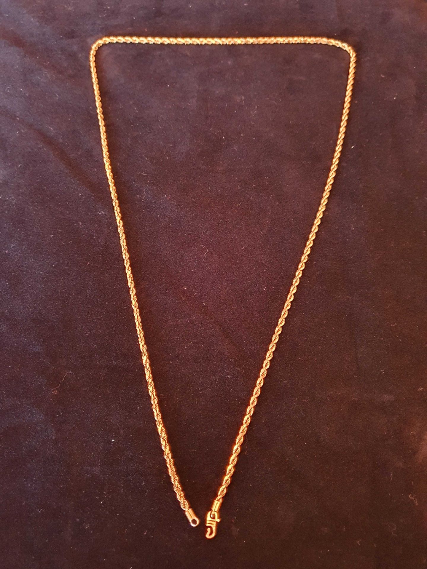 76cm Gold Rope Link Necklace with Hook Clasp. 35.310 grams