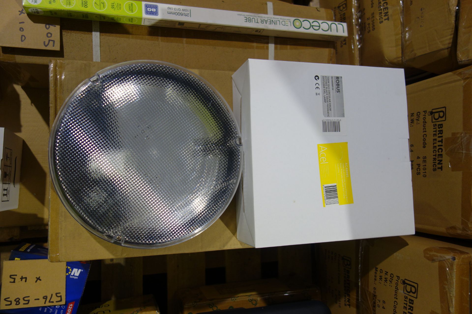 24 X Robus 100DRP-04 100W GLS Circular Drum Fitting Black Base Prismatic Diffuser Lamp Not INC:
