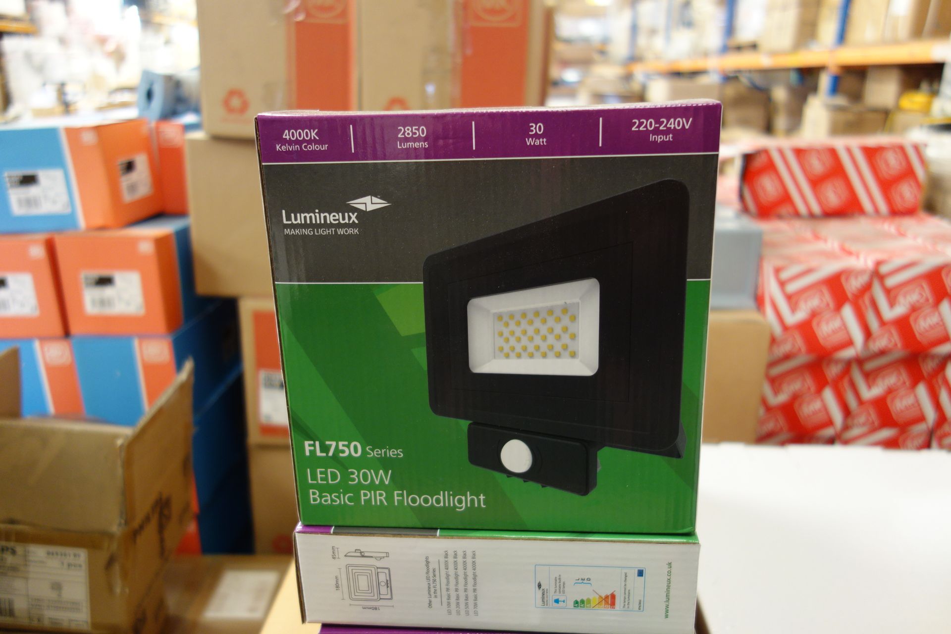 10 x LUMINEUX 401335-BL 30w LED Basic PIR Floodlights FL750 Series 4000K 2850 Lumens