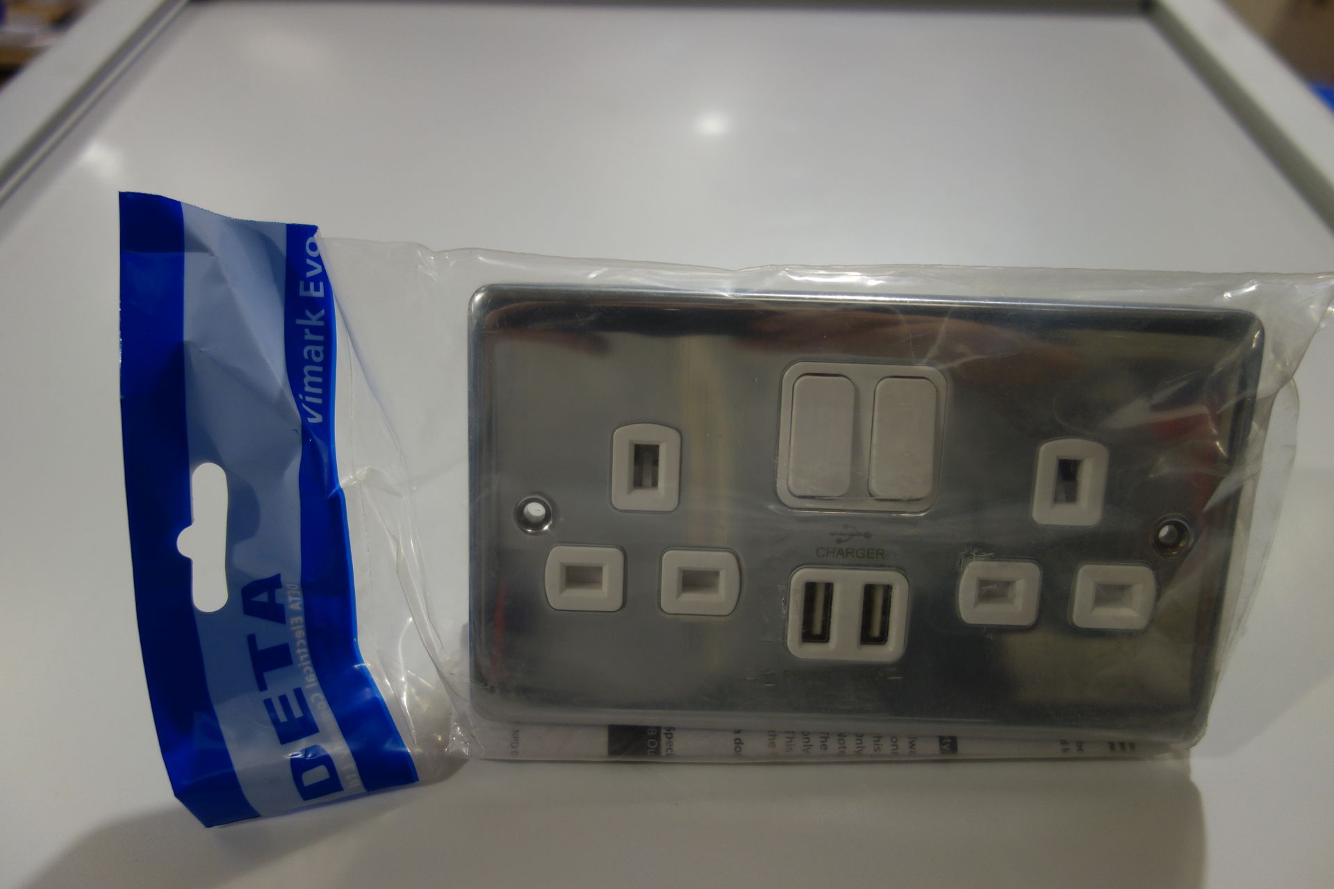 10 X Deta VE1298CH 13A 2 G DP Switched Socket With 2 X 3.4A USB Charger Points Chrome White Inserts