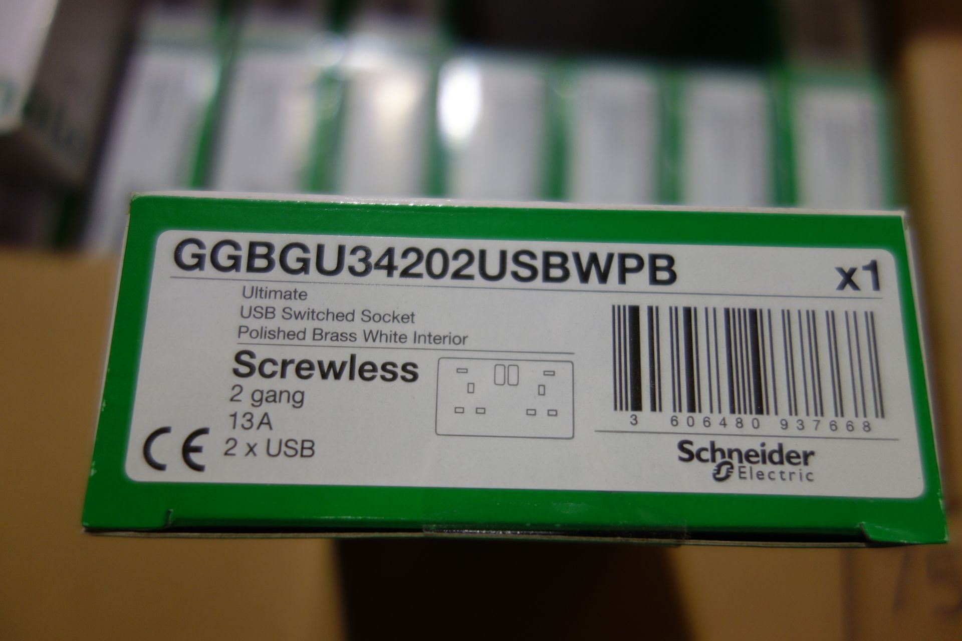 10x Schneider GGBGU34202USBBPC 2 GANG 13a Switched USB Screwless Sockets. Polished Chrome Black