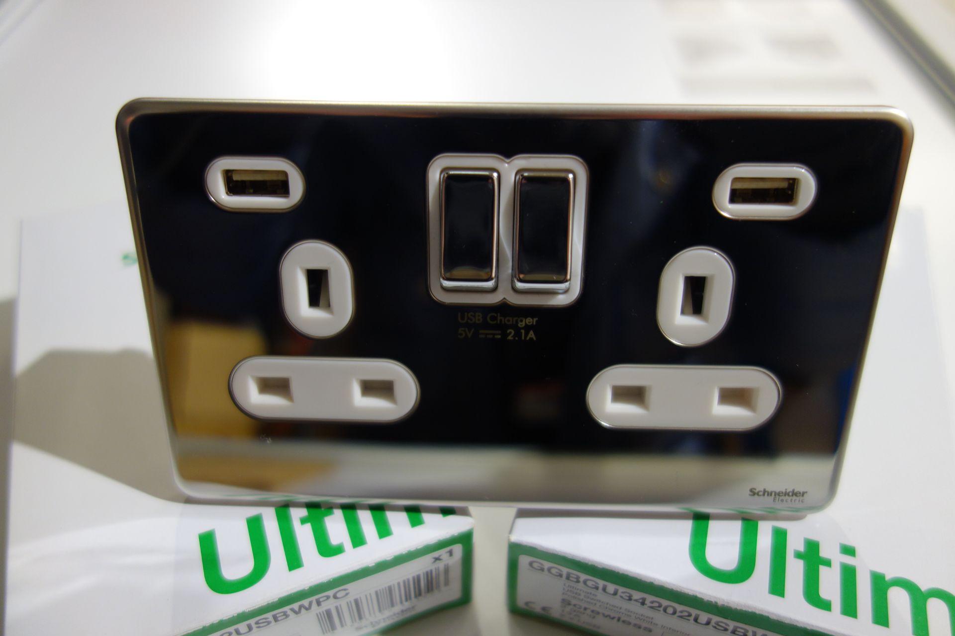 10 x Schneider GGBGU34202USBWPC 2 Gang 13a Switched USB Sockets Screwless Polished Chrome Finish