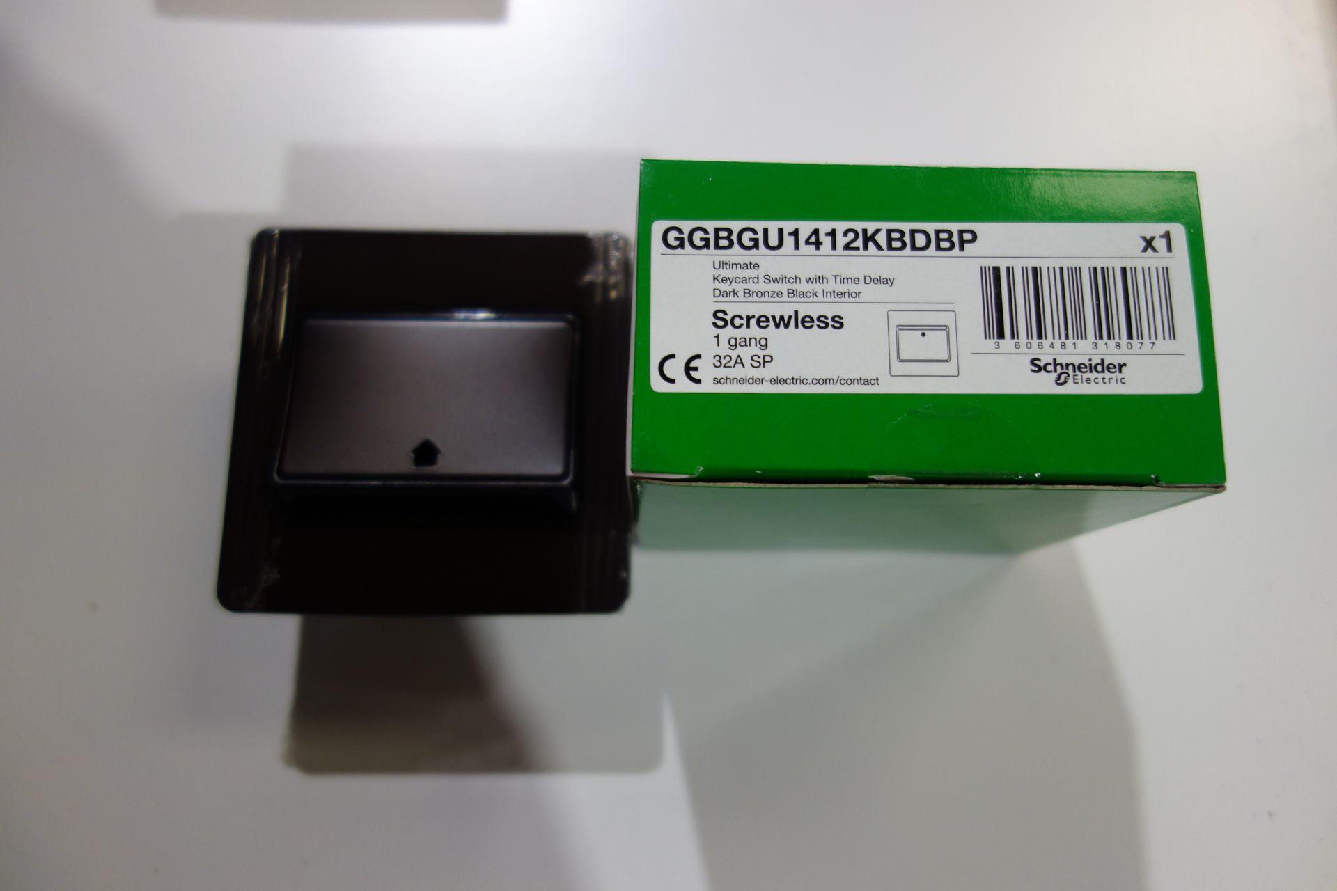 10x Schneider GGBGU1412KBDBP 1 GANG 32A 5 P Key Card Switch With Time Delay. Dark Bronze Black