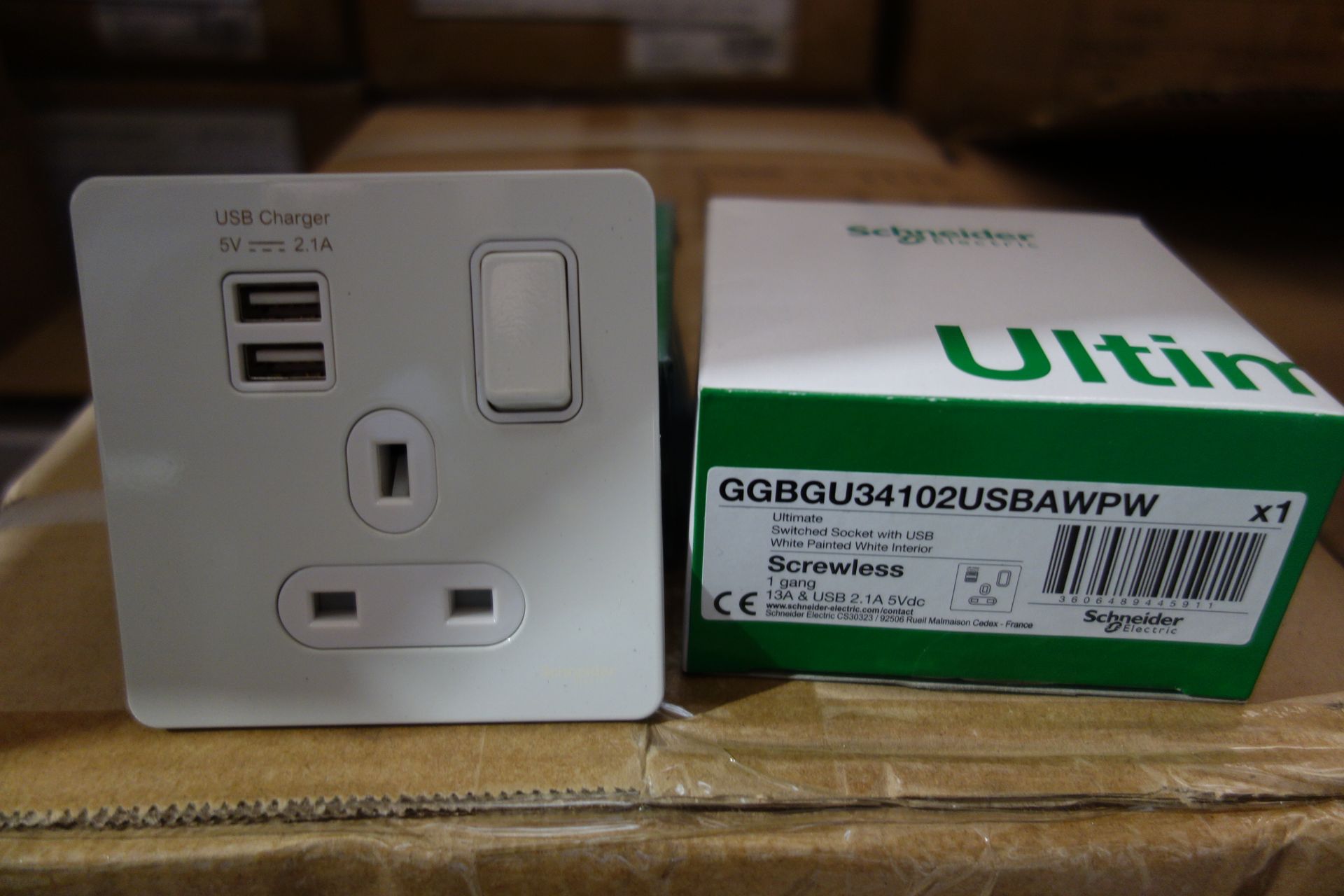 25x Schneider GGBGU34102USBAWPW 1 GANG 13 Switched USB Socket Screwless Flat Plate White Painted