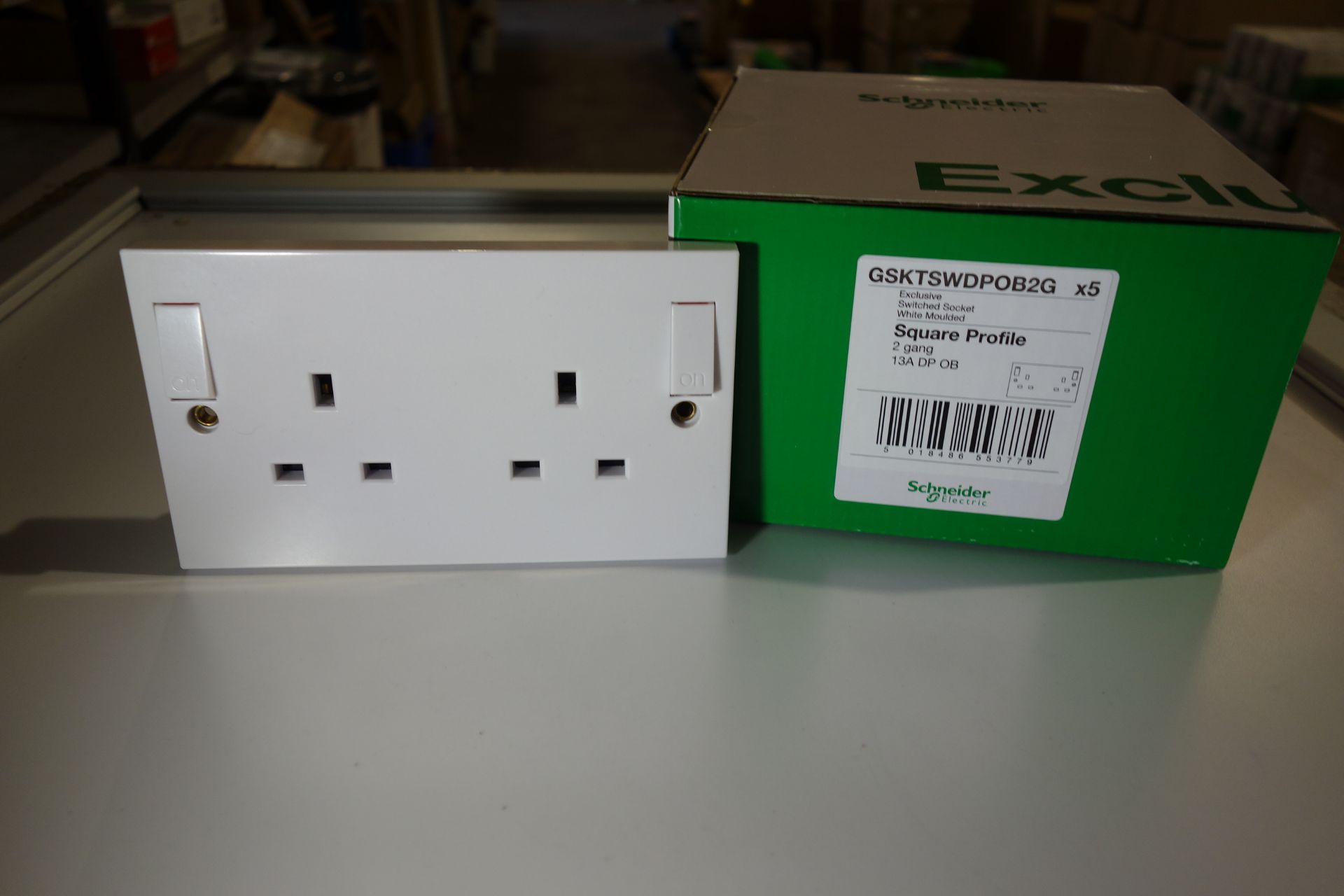 100 x Schneider GSKTSWDPOB2G 2 GANG 13 AMP DP OB Switched Sockets White Moulded Square Profile