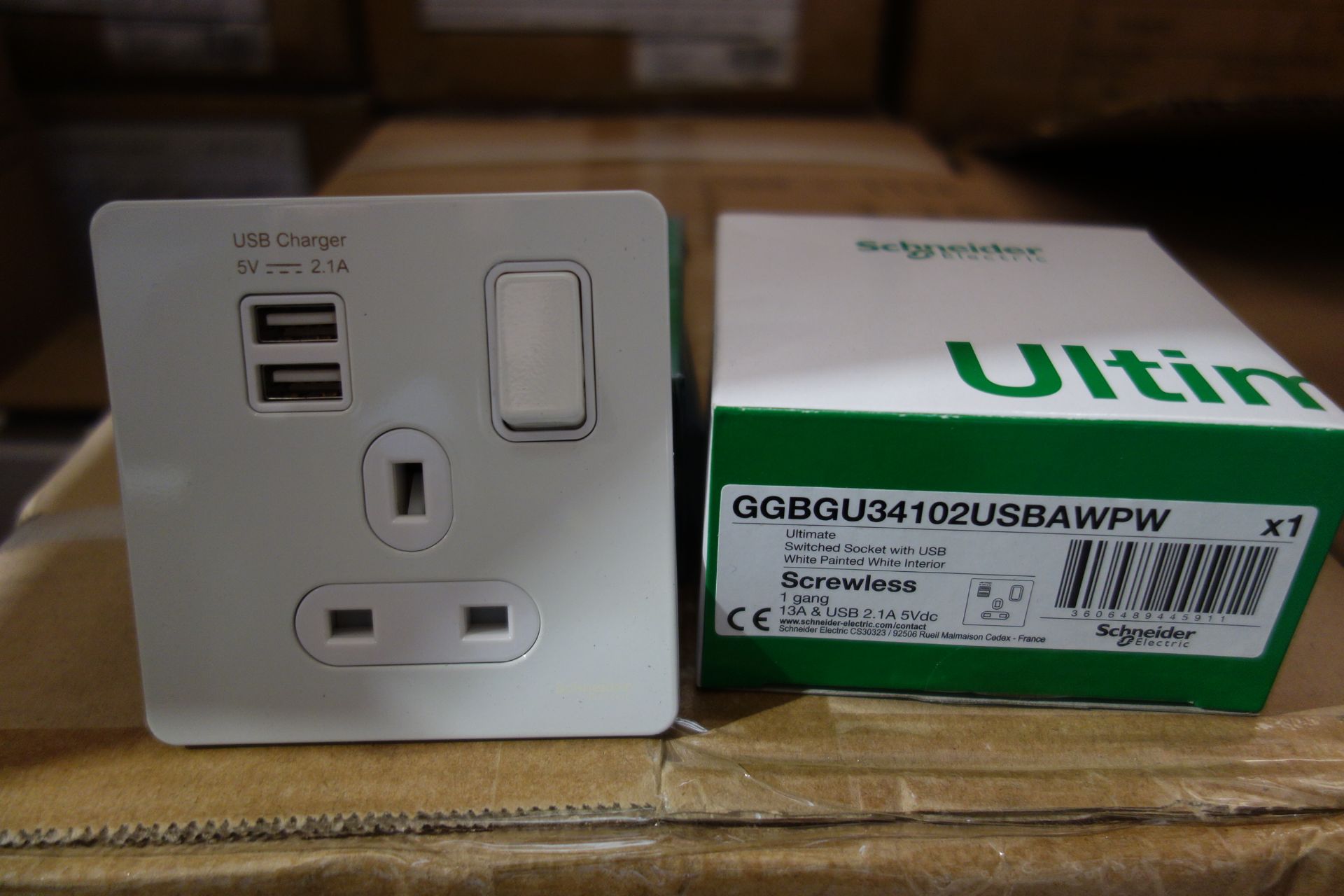 25x Schneider GGBGU34102USBAWPW 1 GANG 13 Switched USB Socket Screwless Flat Plate White Painted