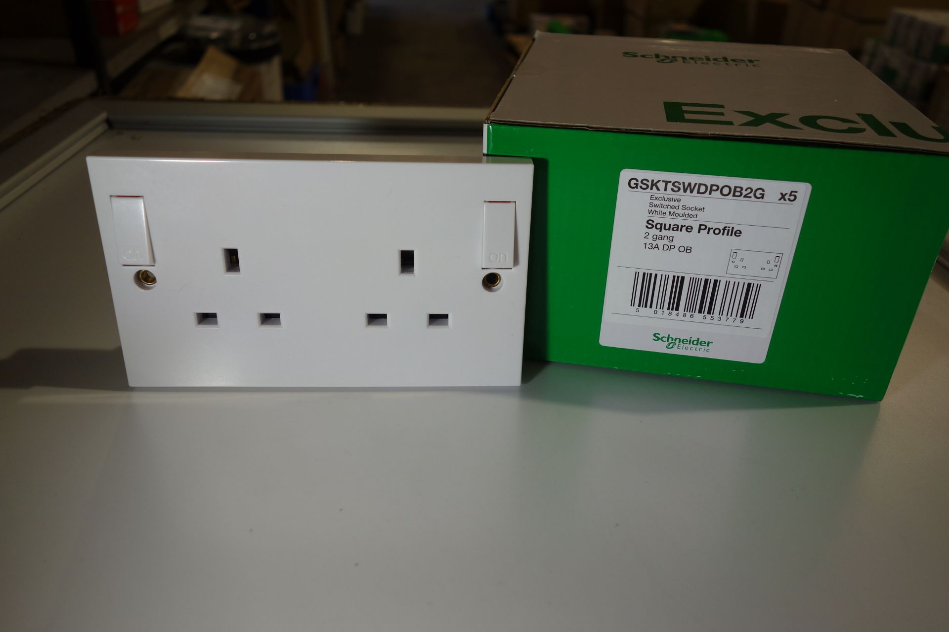 100 x Schneider GSKTSWDPOB2G 2 GANG 13 AMP DP OB Switched Sockets White Moulded Square Profile