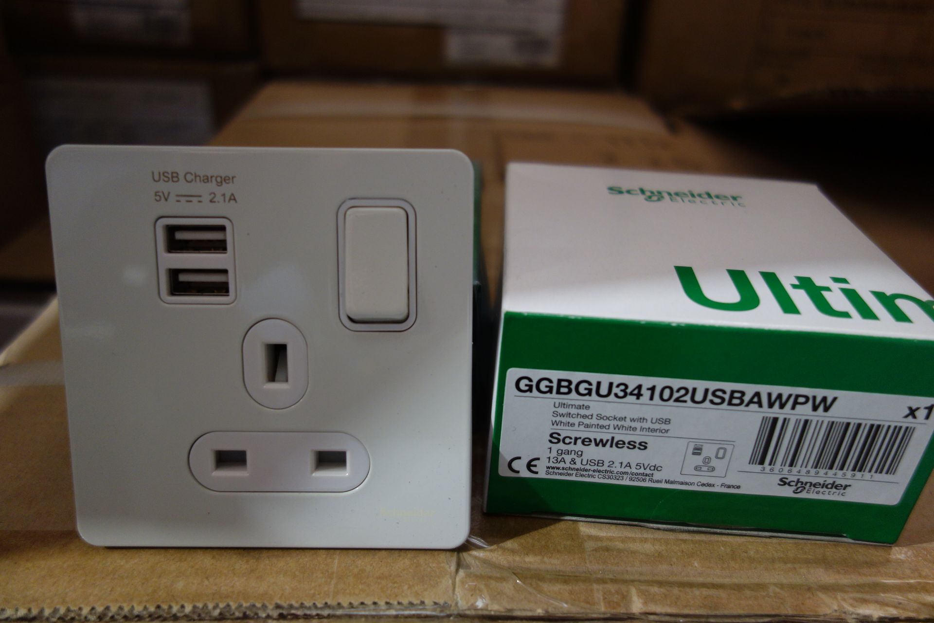 25x Schneider GGBGU34102USBAWPW 1 GANG 13 Switched USB Socket Screwless Flat Plate White Painted