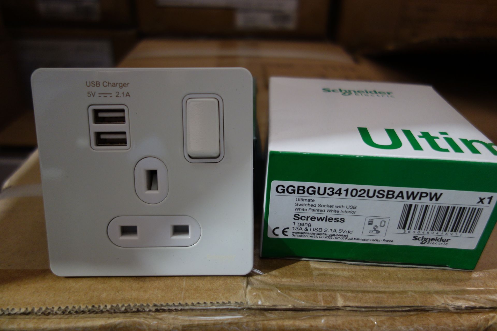 25x Schneider GGBGU34102USBAWPW 1 GANG 13 Switched USB Socket Screwless Flat Plate White Painted