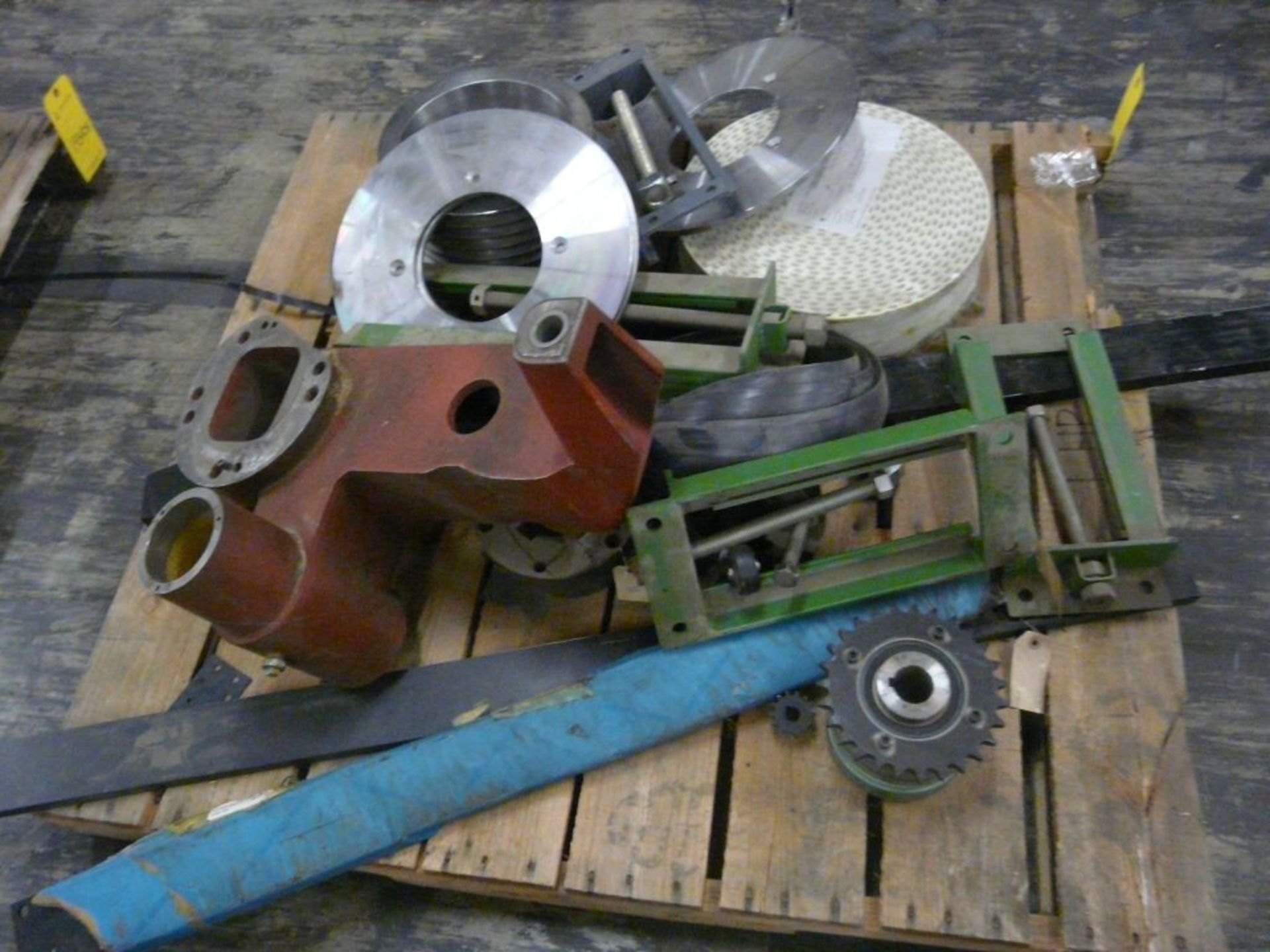 Lot of Assorted Components|Includes:; Open End 100T20 Belt; Gear - Image 2 of 4