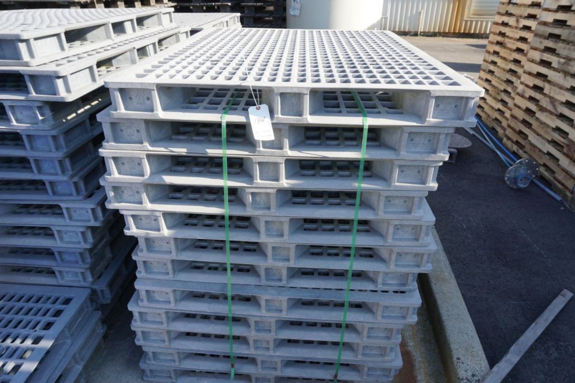 Lot of Approx (272) Pallets | (220) Wooden; (52) Plastic - Image 3 of 11