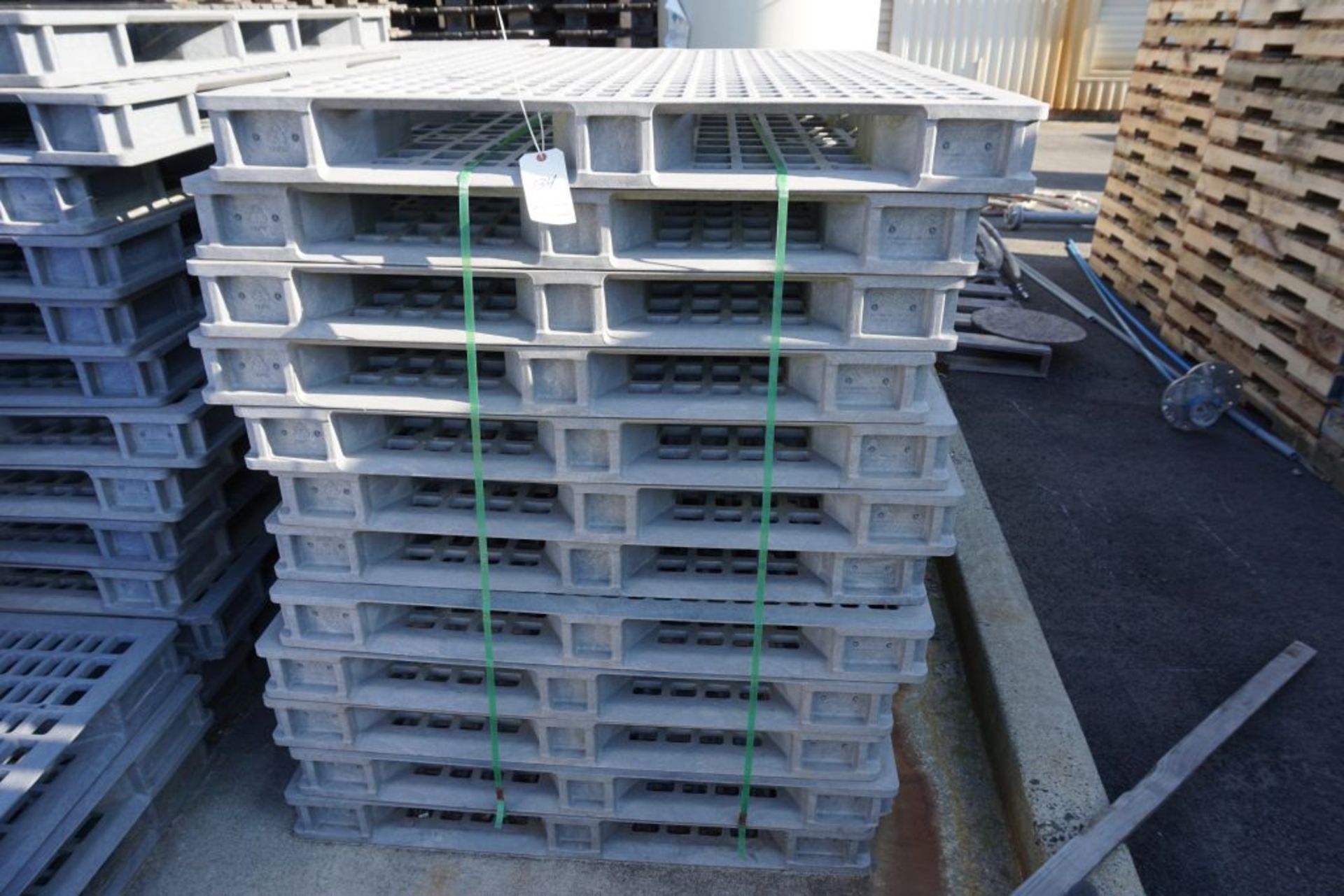 Lot of Approx (272) Pallets | (220) Wooden; (52) Plastic - Image 2 of 11